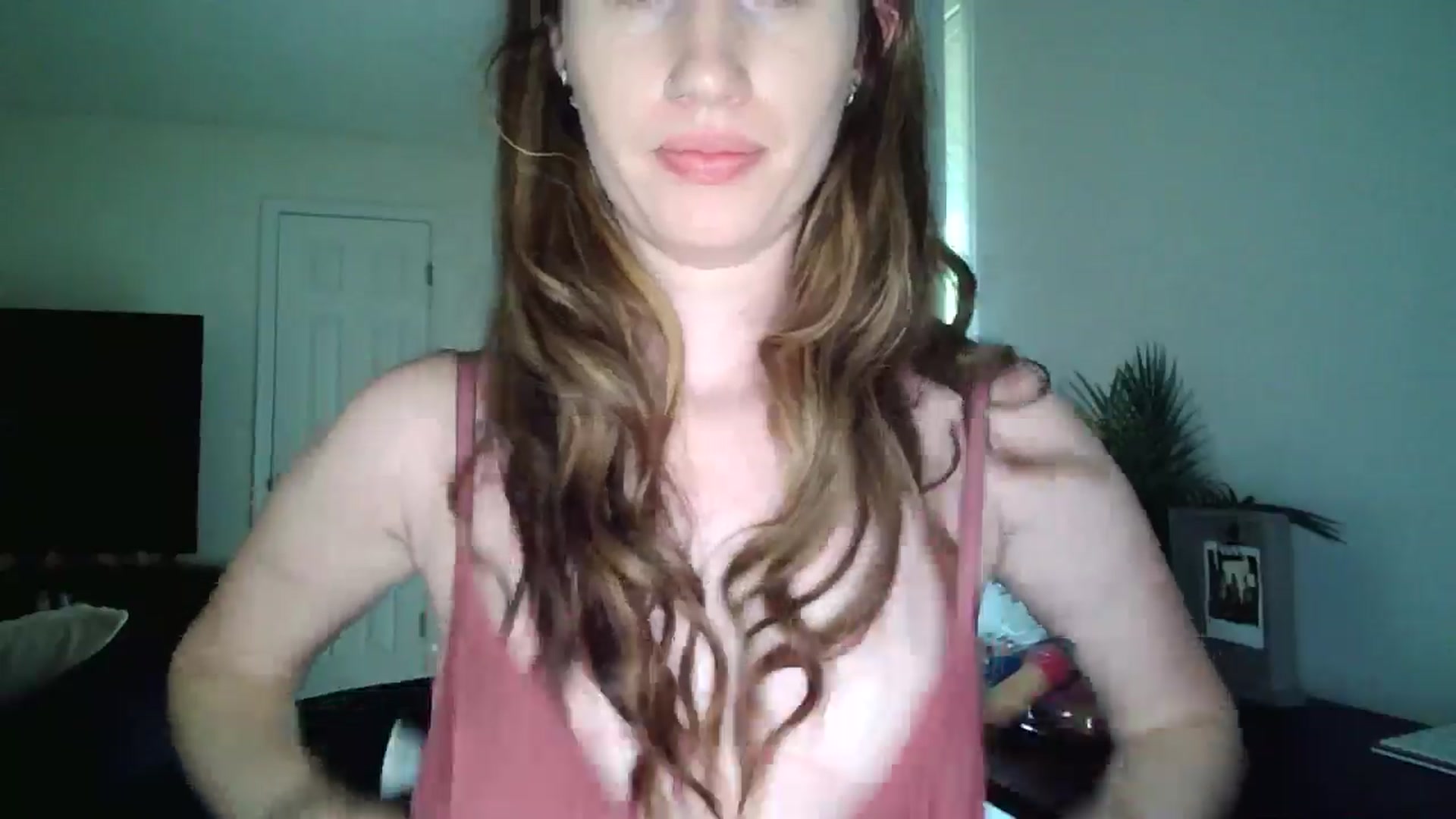 Gallery image thumbnail from KarmaRose222's myfreecams stream on, 10/16/2024, 15:48 image 16 of 20