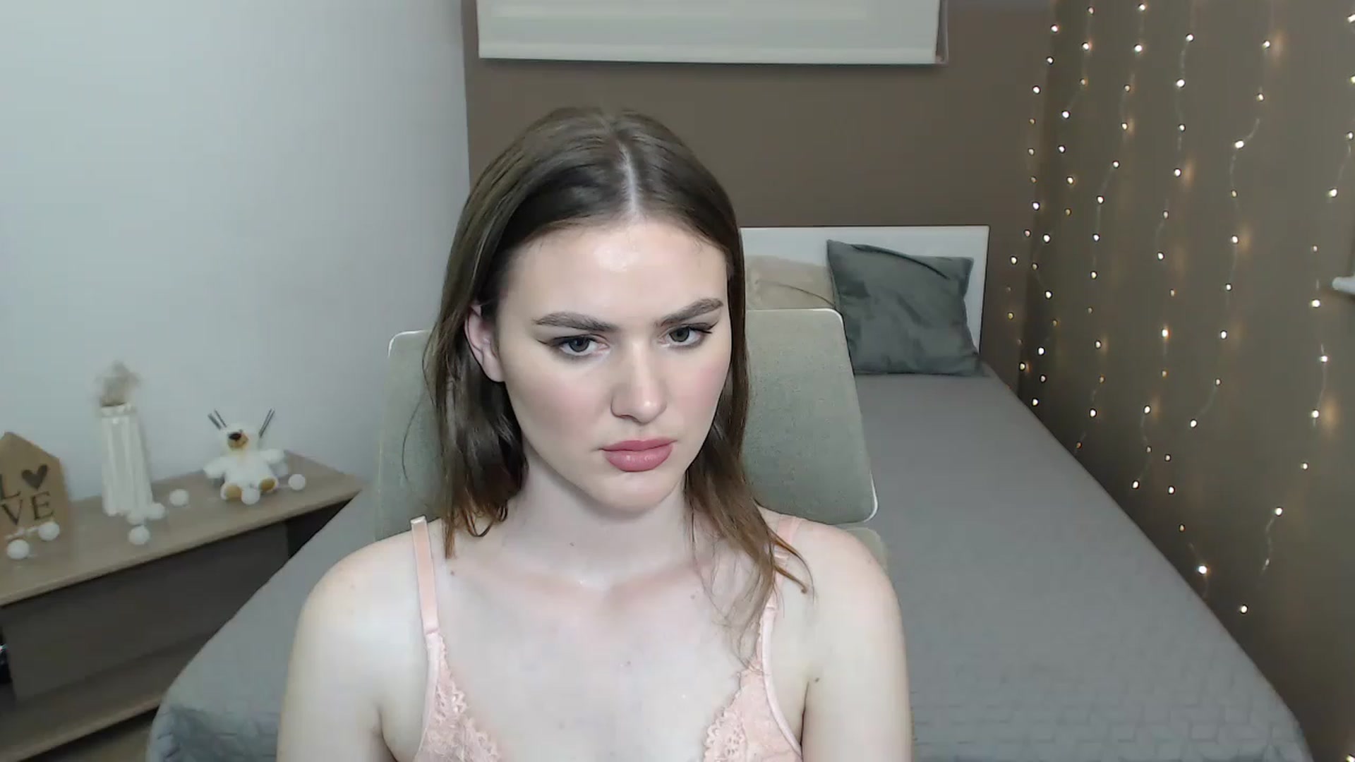 Gallery image thumbnail from KaroLovie's myfreecams stream on, 05/28/2023, 12:07 image 11 of 20