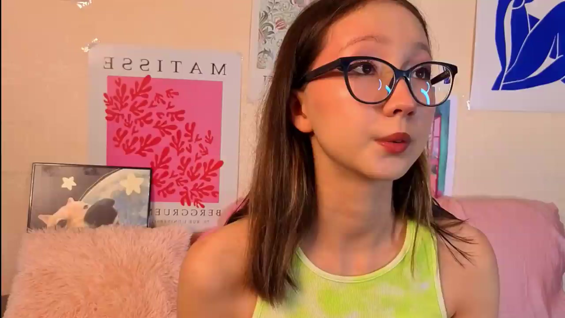 Gallery image thumbnail from Karolinacreamm's myfreecams stream on, 08/19/2026, 10:21 image 2 of 20