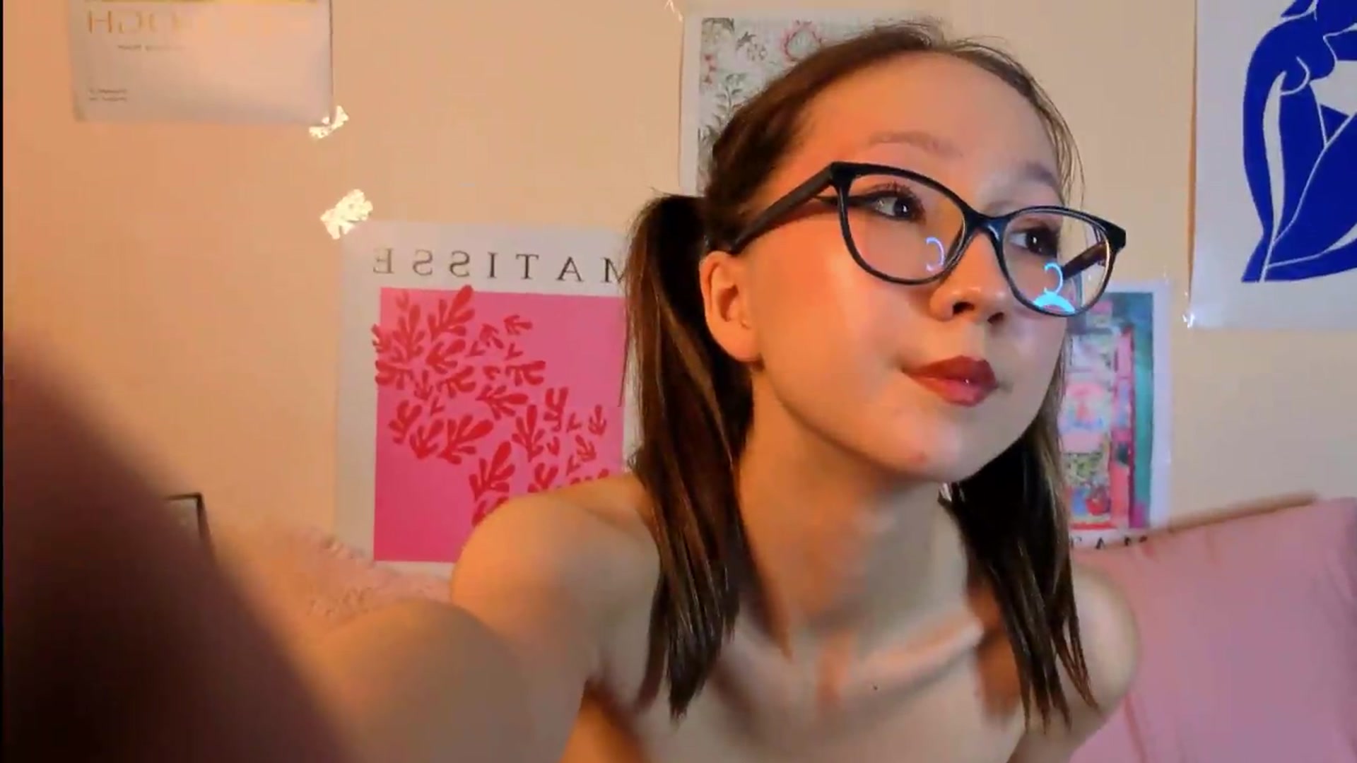 Gallery image thumbnail from Karolinacreamm's myfreecams stream on, 08/31/2026, 19:38 image 3 of 20