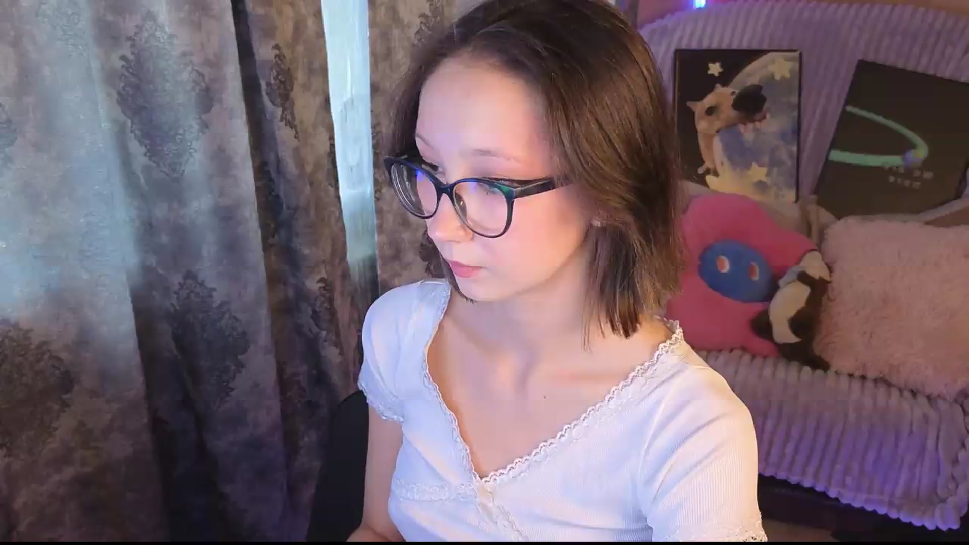 Gallery image thumbnail from Karolinacreamm's myfreecams stream on, 09/06/2026, 14:48 image 15 of 20