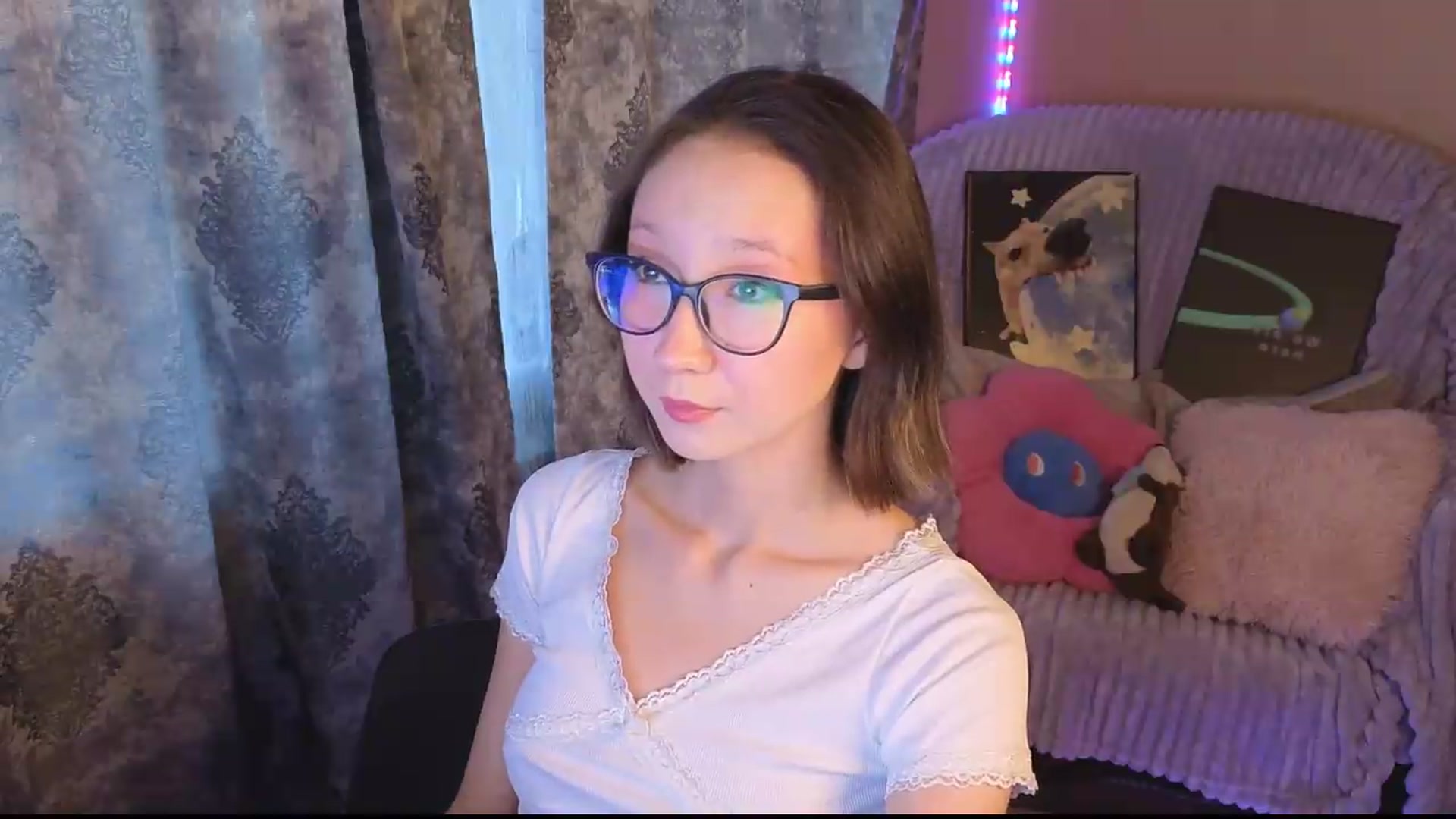 Gallery image thumbnail from Karolinacreamm's myfreecams stream on, 09/06/2026, 14:48 image 7 of 20