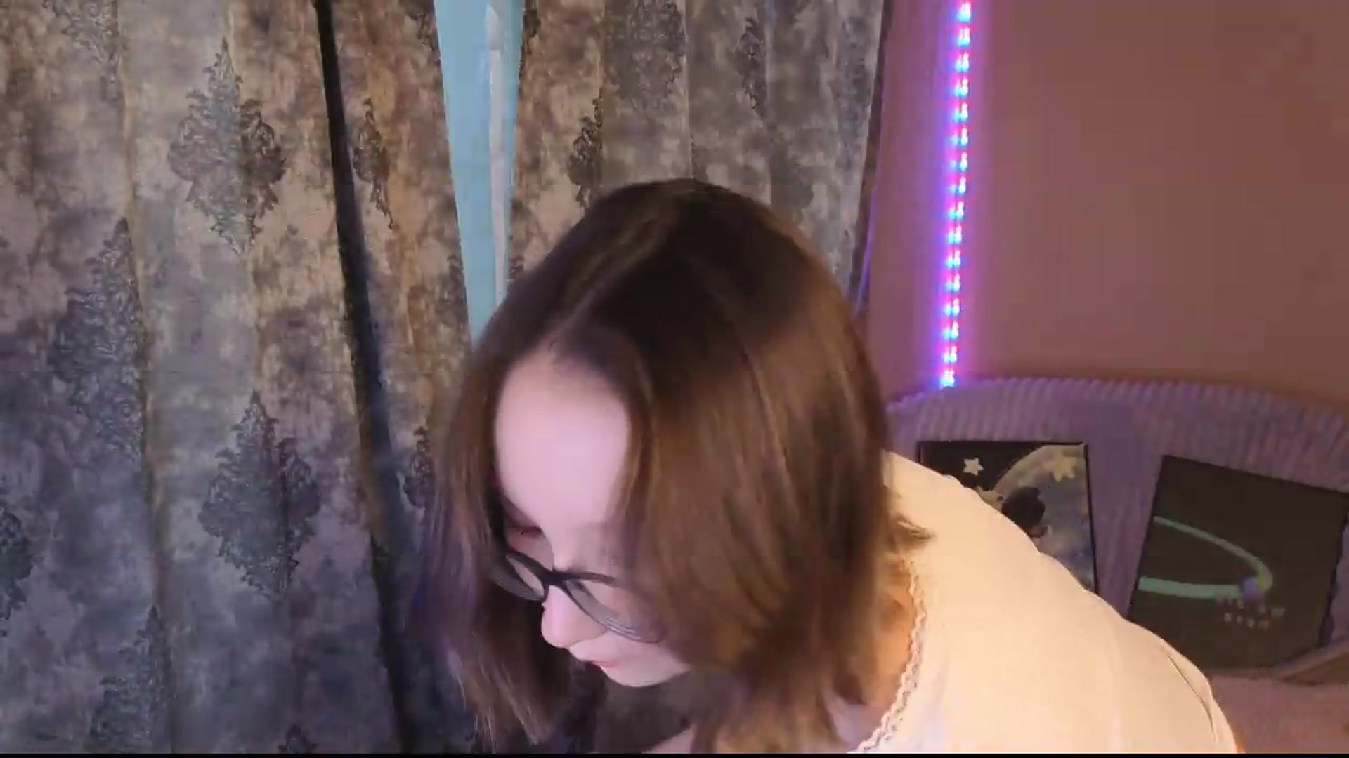 Gallery image thumbnail from Karolinacreamm's myfreecams stream on, 09/06/2026, 14:48 image 19 of 20