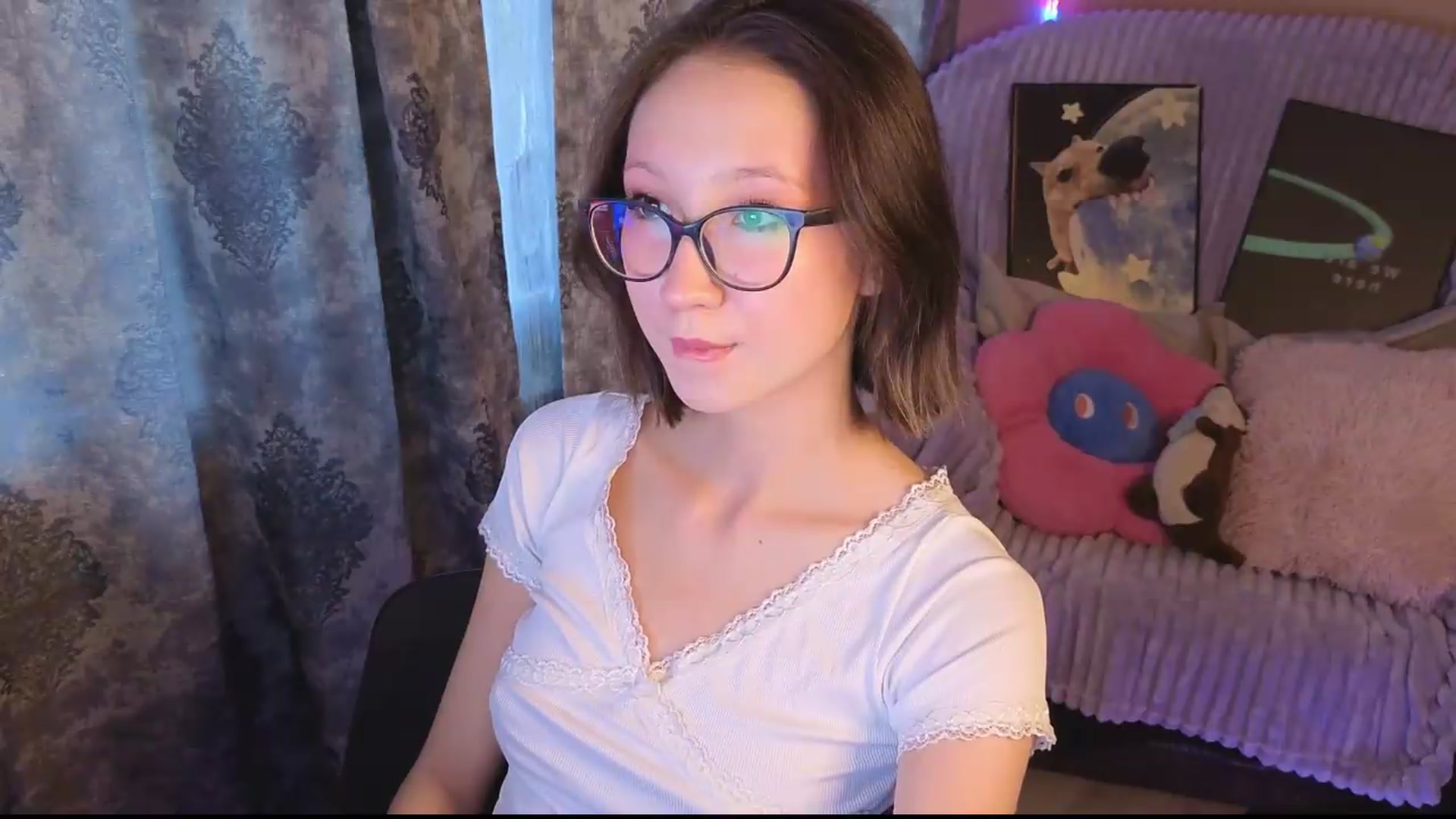 Gallery image thumbnail from Karolinacreamm's myfreecams stream on, 09/06/2026, 14:48 image 8 of 20