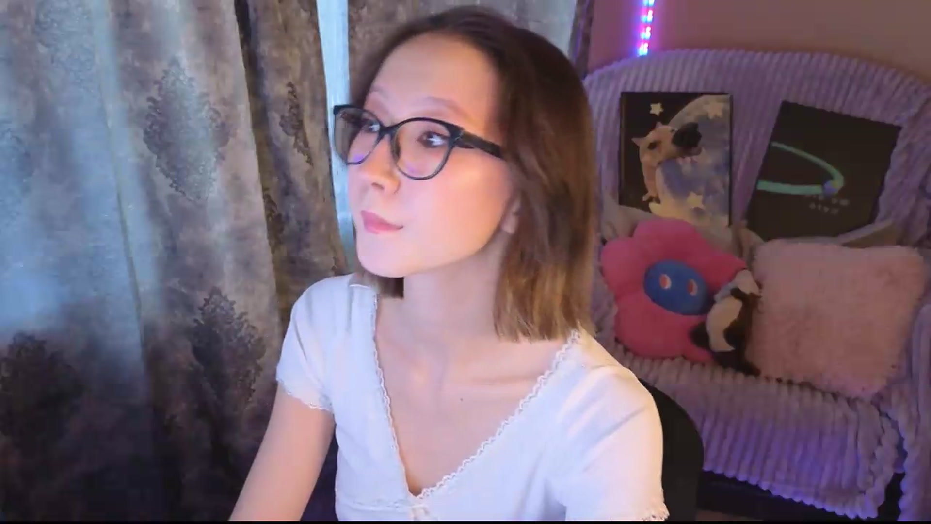 Gallery image thumbnail from Karolinacreamm's myfreecams stream on, 09/06/2026, 14:48 image 3 of 20
