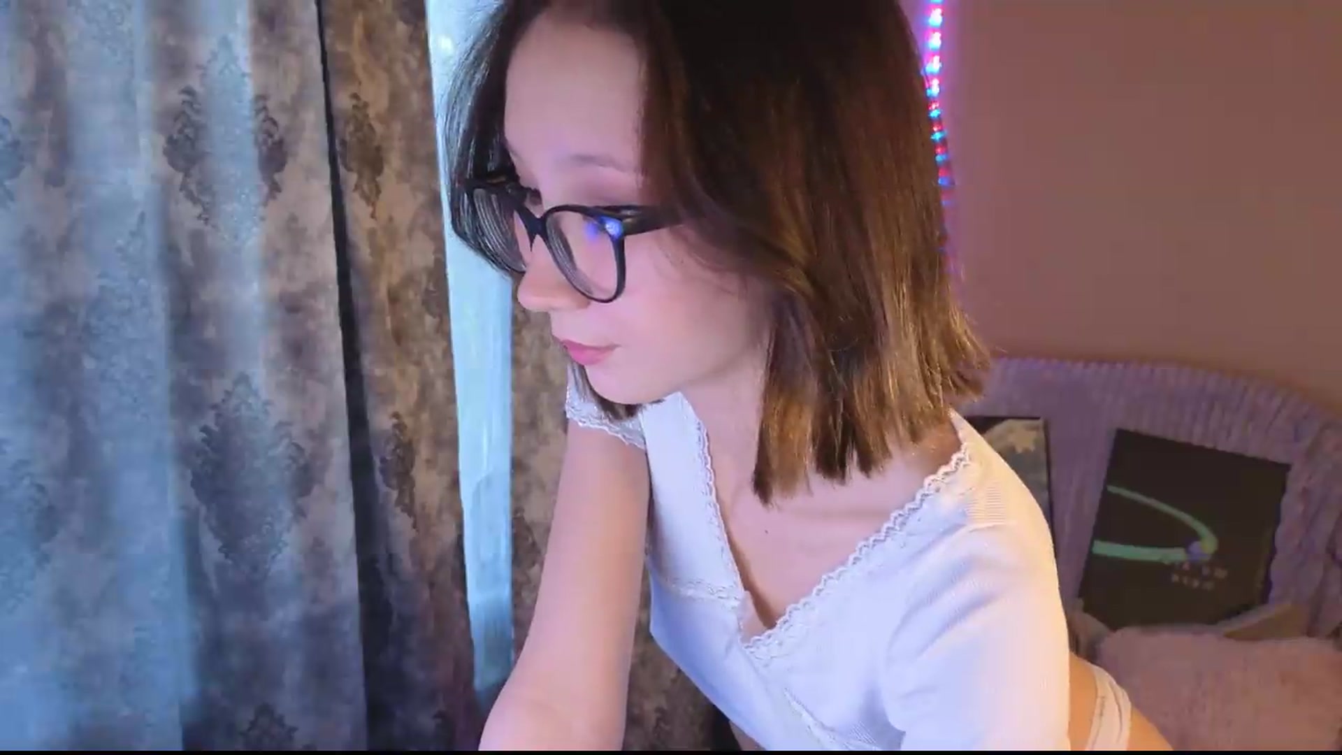 Gallery image thumbnail from Karolinacreamm's myfreecams stream on, 09/06/2026, 14:48 image 6 of 20