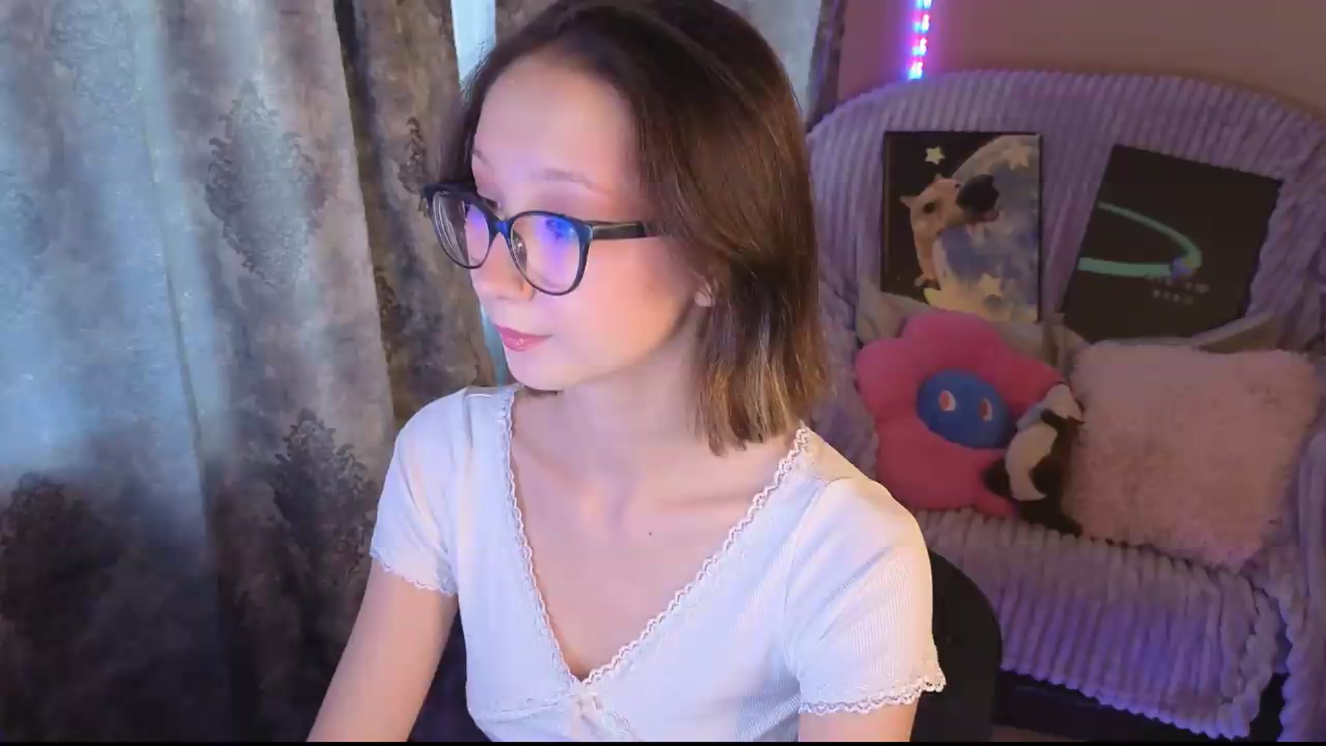 Gallery image thumbnail from Karolinacreamm's myfreecams stream on, 09/06/2026, 14:48 image 1 of 20