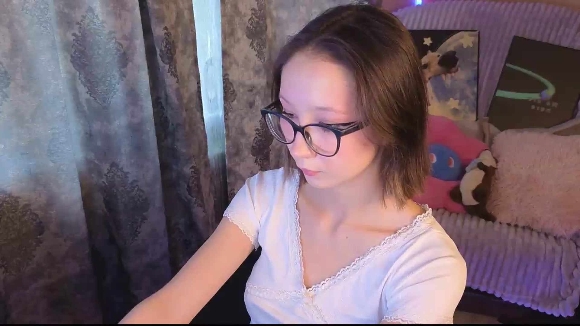 Gallery image thumbnail from Karolinacreamm's myfreecams stream on, 09/06/2026, 14:48 image 11 of 20