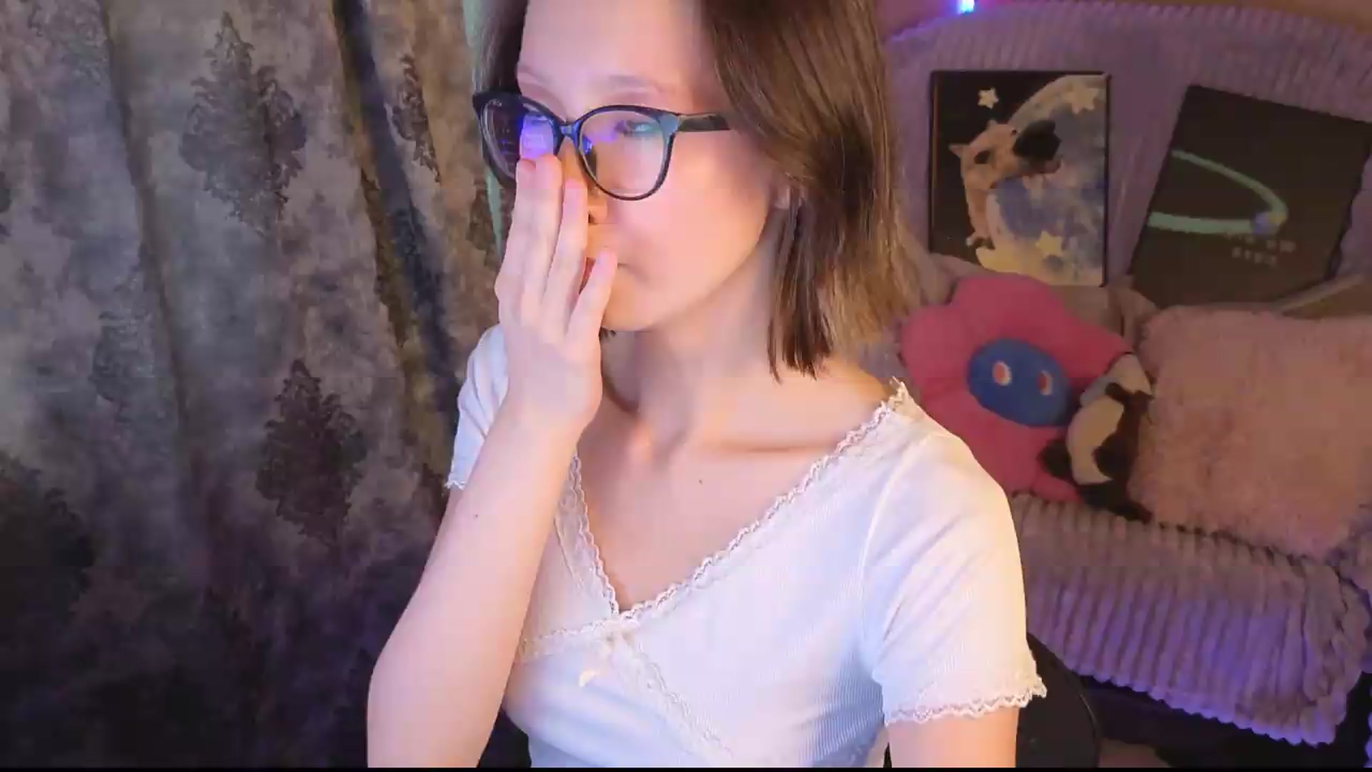 Gallery image thumbnail from Karolinacreamm's myfreecams stream on, 09/06/2026, 15:32 image 10 of 20