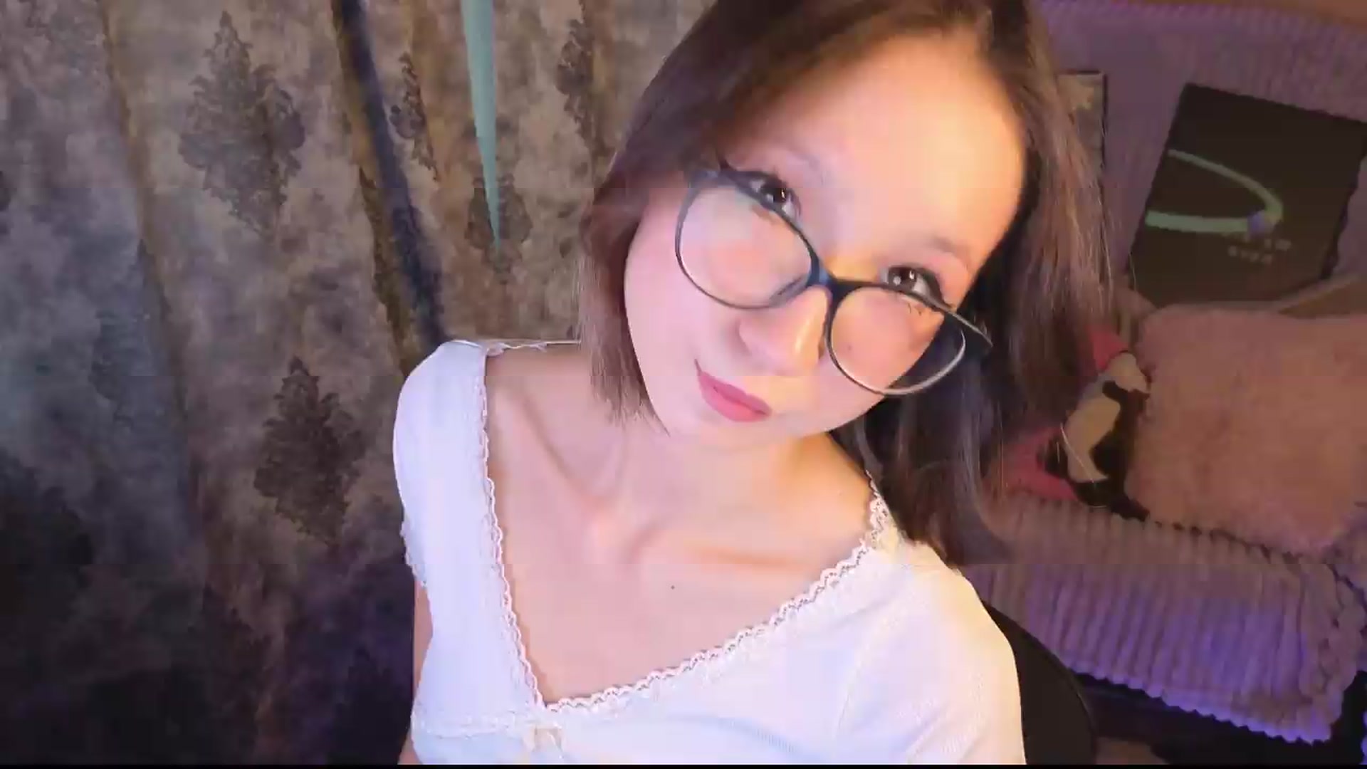 Gallery image thumbnail from Karolinacreamm's myfreecams stream on, 09/06/2026, 15:32 image 8 of 20