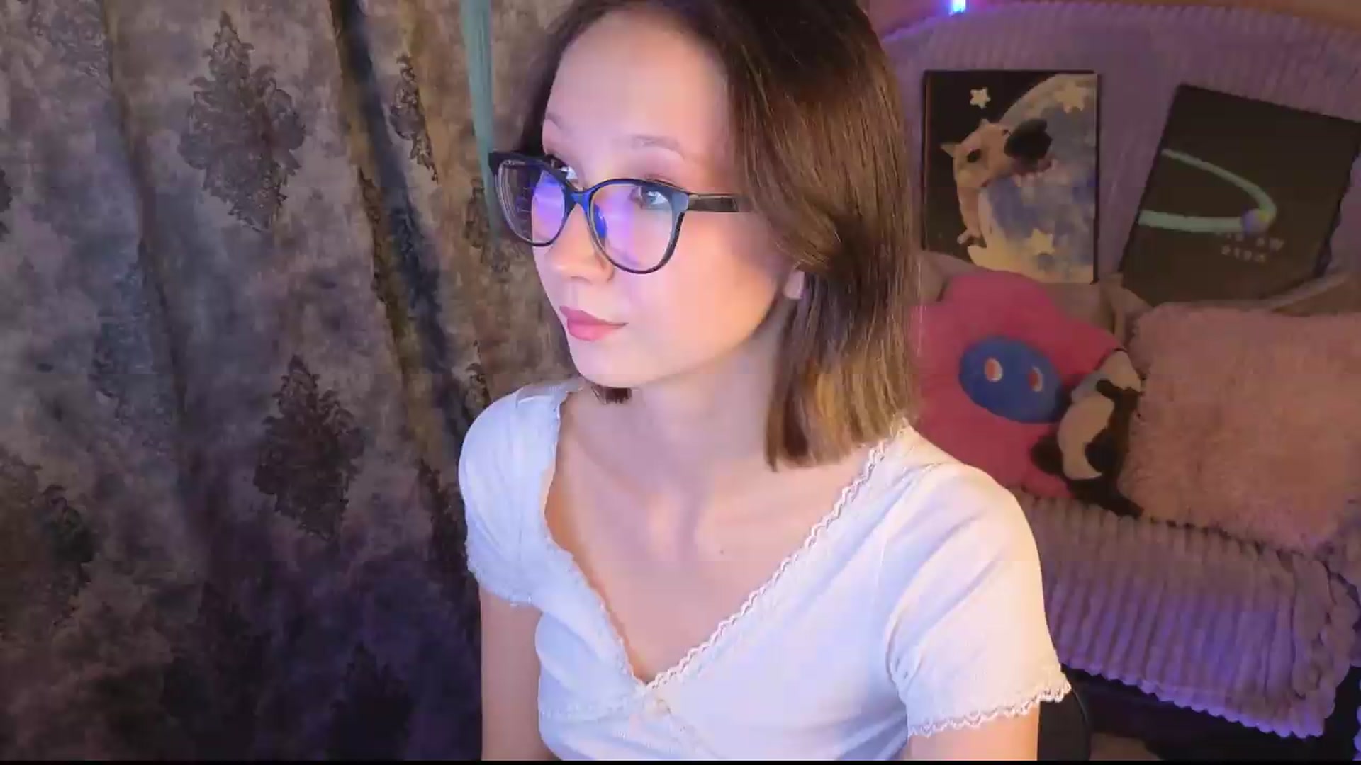 Gallery image thumbnail from Karolinacreamm's myfreecams stream on, 09/06/2026, 15:32 image 2 of 20
