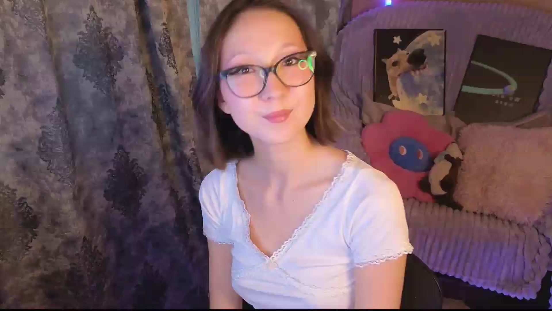 Gallery image thumbnail from Karolinacreamm's myfreecams stream on, 09/06/2026, 15:32 image 3 of 20