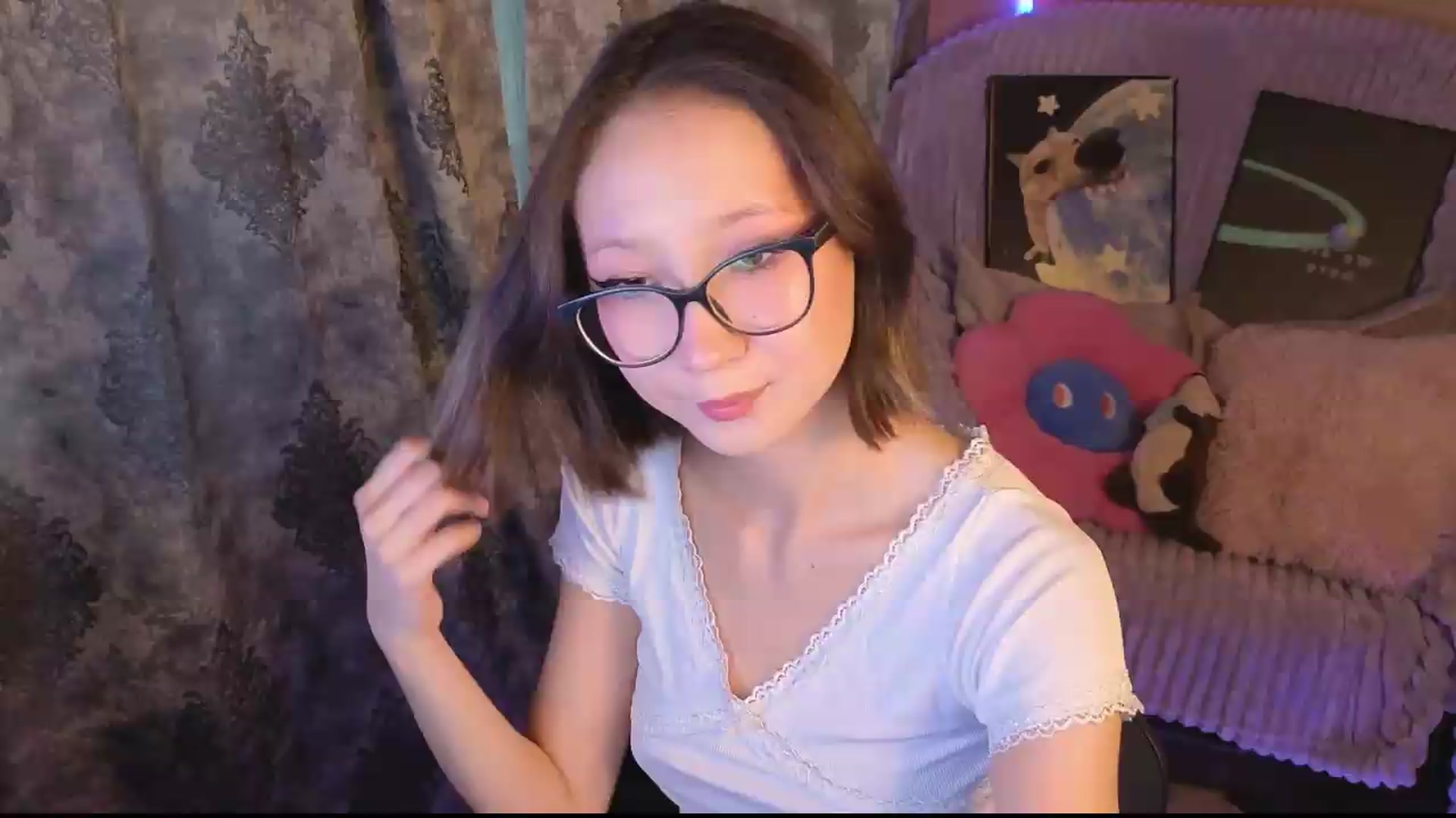 Gallery image thumbnail from Karolinacreamm's myfreecams stream on, 09/06/2026, 15:32 image 4 of 20