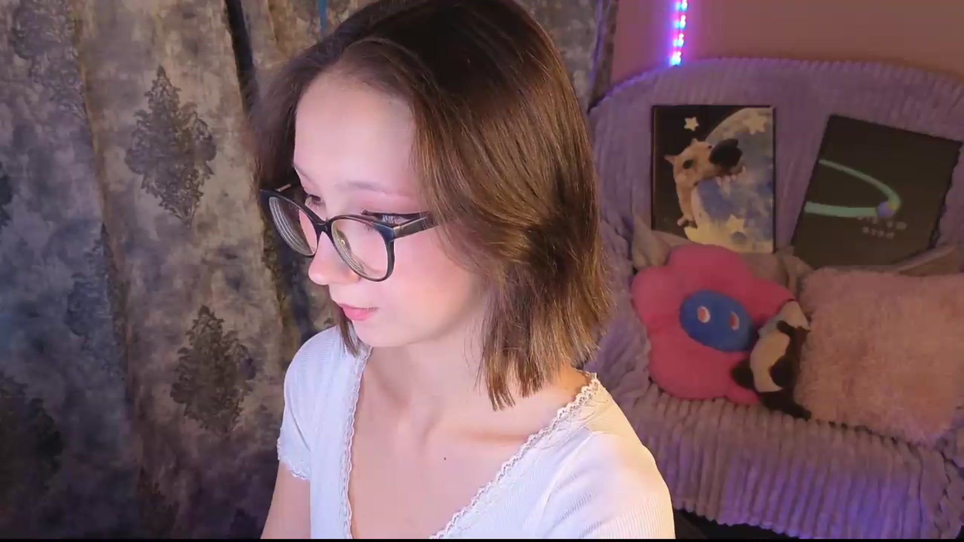 Gallery image thumbnail from Karolinacreamm's myfreecams stream on, 09/06/2026, 15:55 image 15 of 20