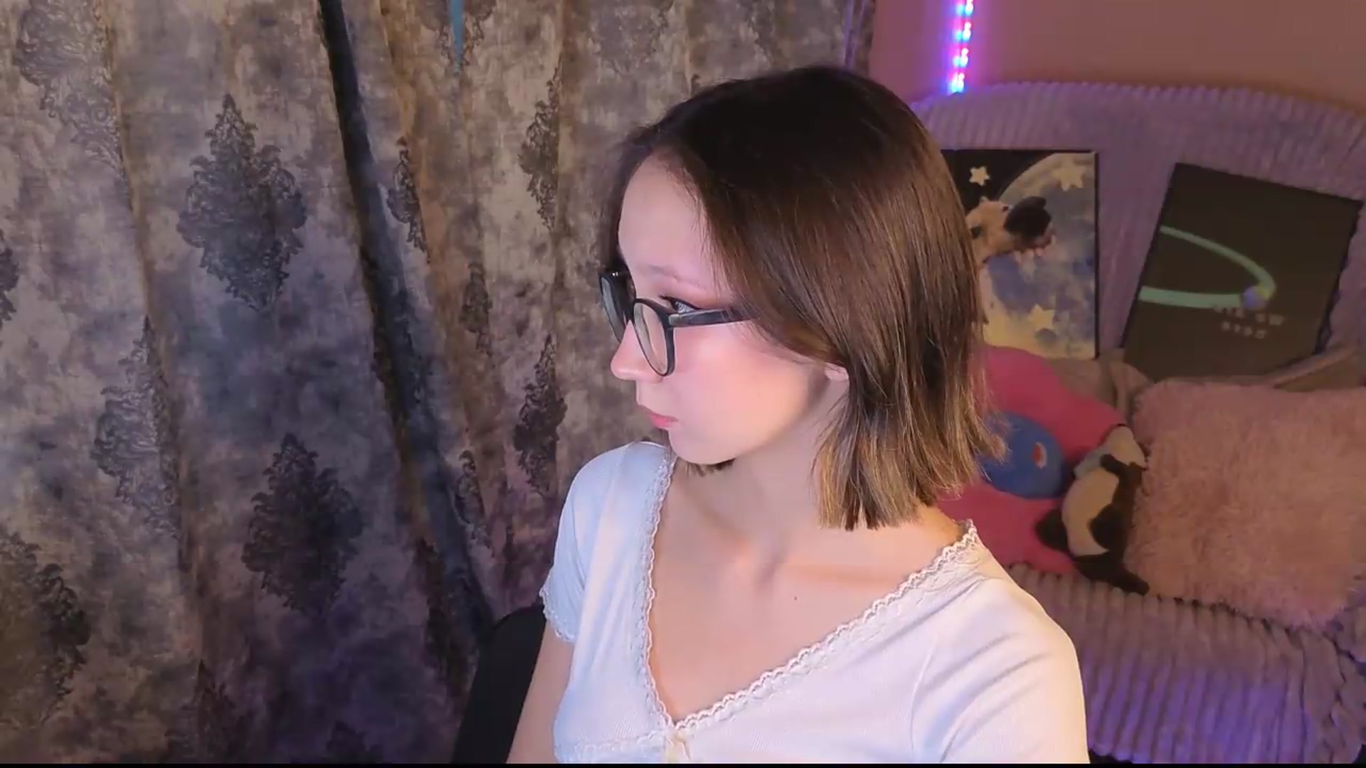 Gallery image thumbnail from Karolinacreamm's myfreecams stream on, 09/06/2026, 15:55 image 3 of 20