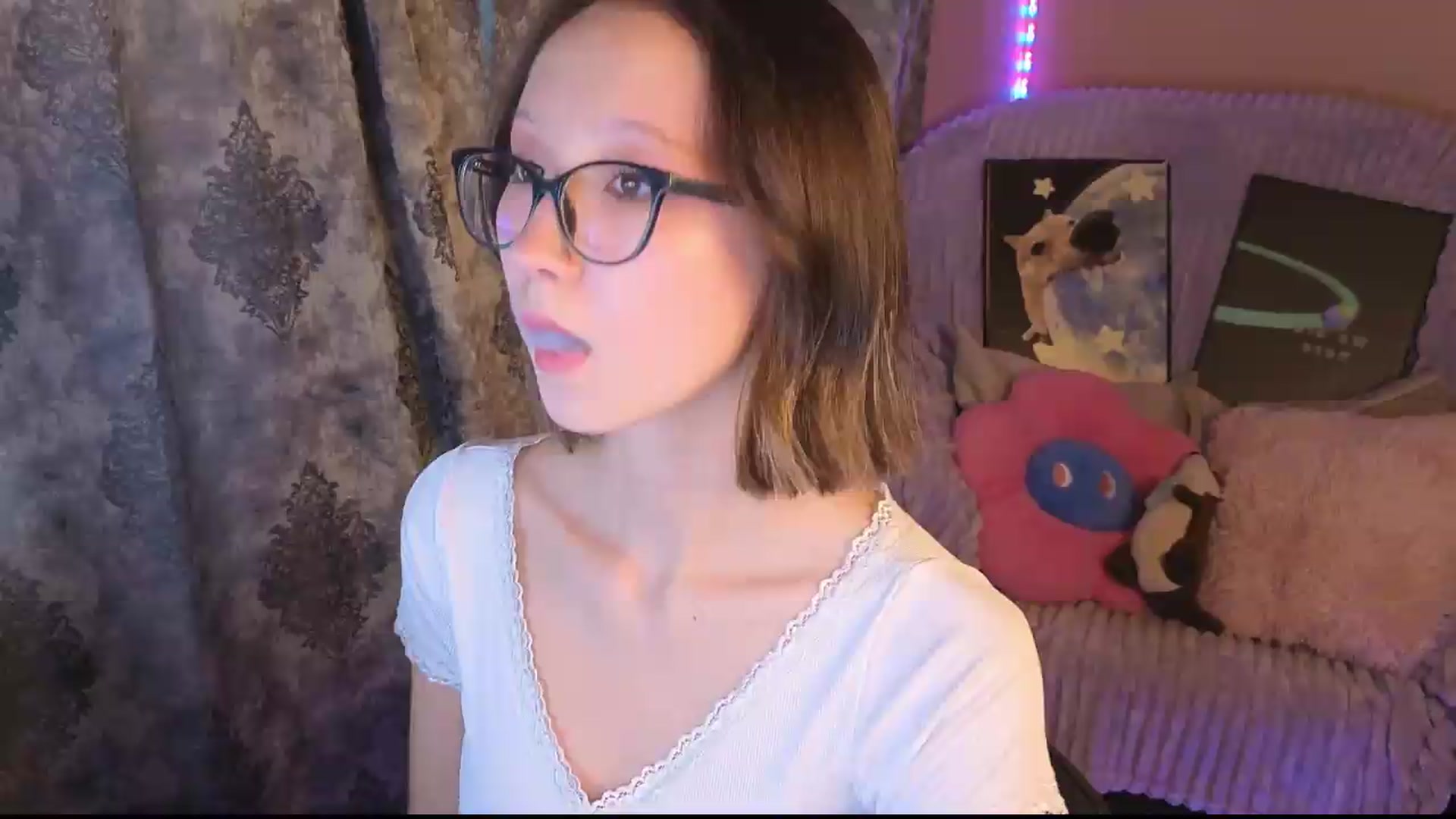Gallery image thumbnail from Karolinacreamm's myfreecams stream on, 09/06/2026, 15:55 image 1 of 20