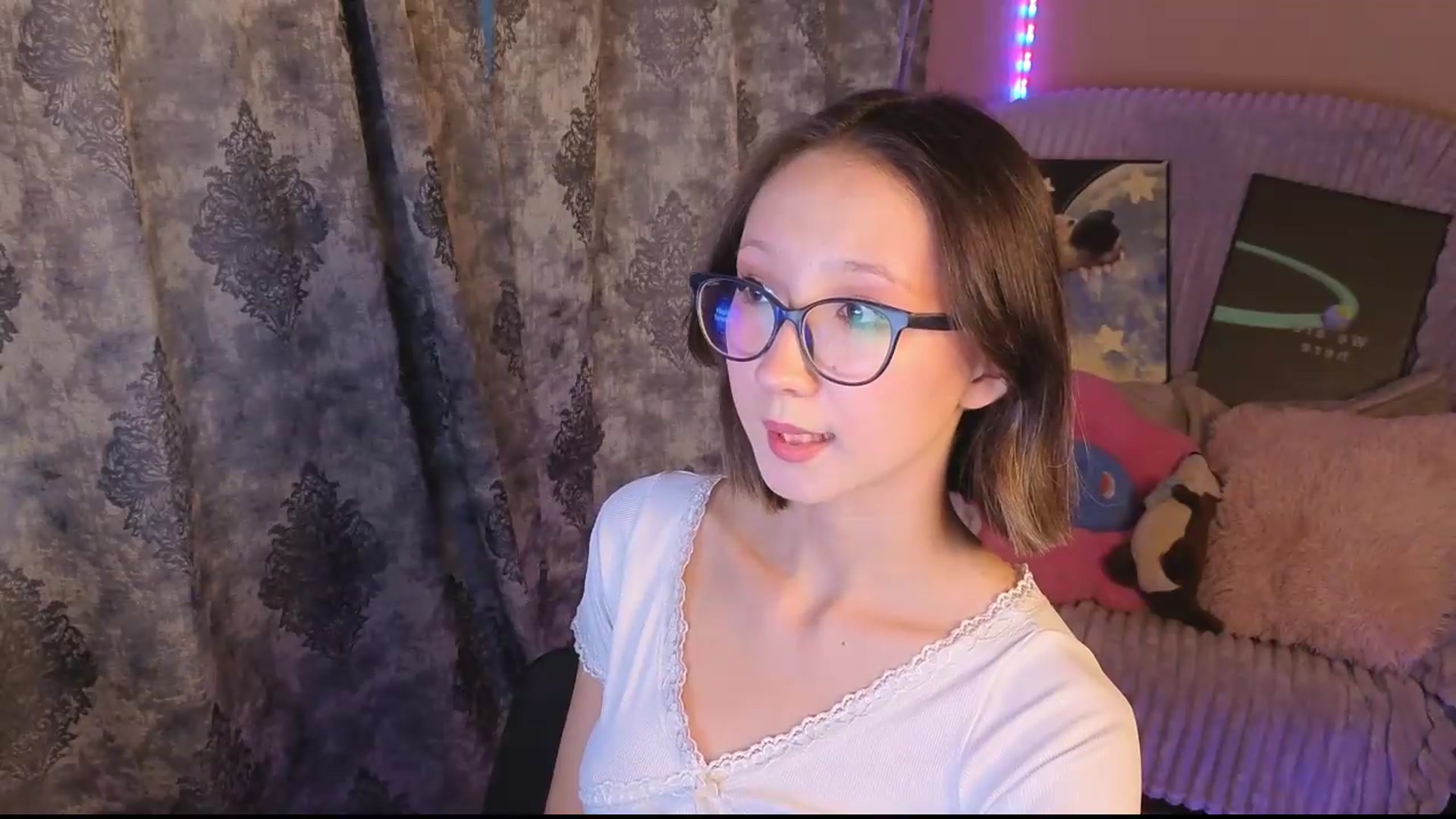 Gallery image thumbnail from Karolinacreamm's myfreecams stream on, 09/06/2026, 15:55 image 5 of 20