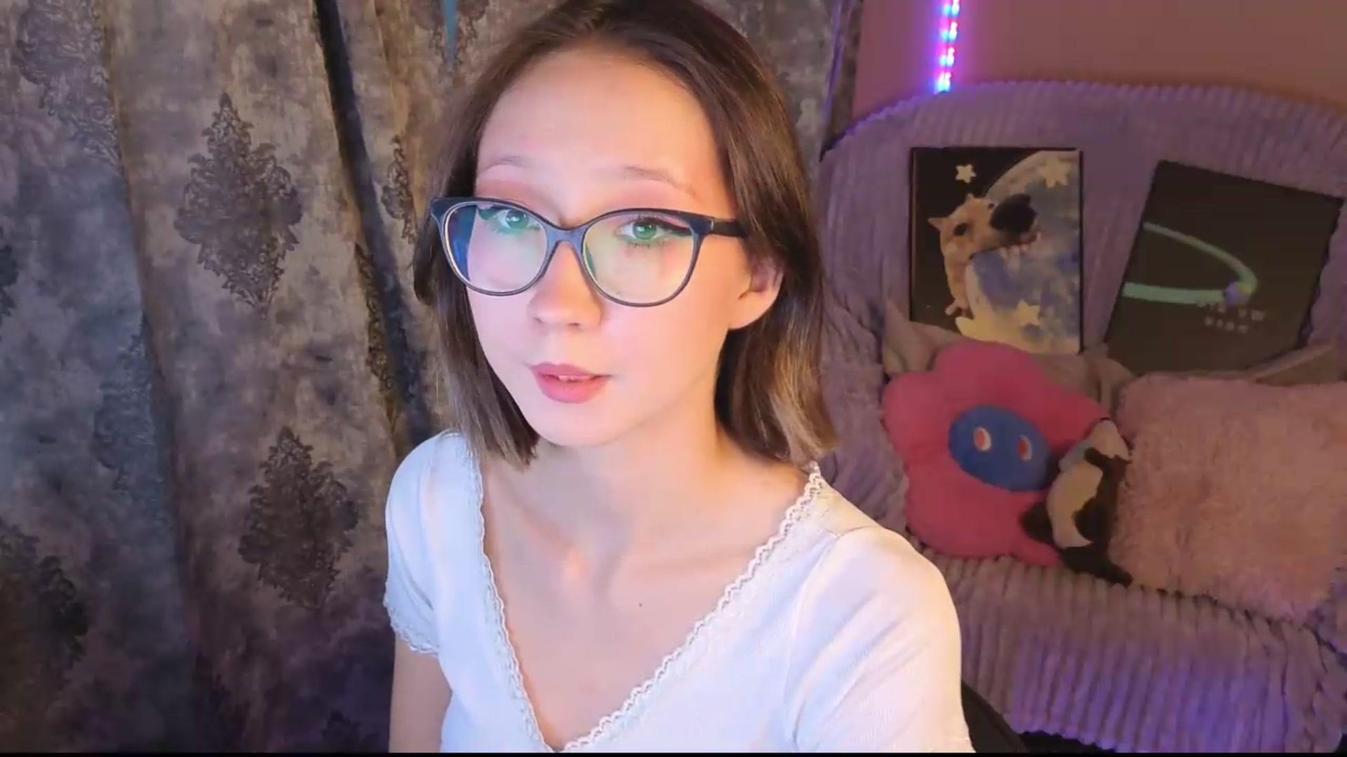 Gallery image thumbnail from Karolinacreamm's myfreecams stream on, 09/06/2026, 15:55 image 2 of 20