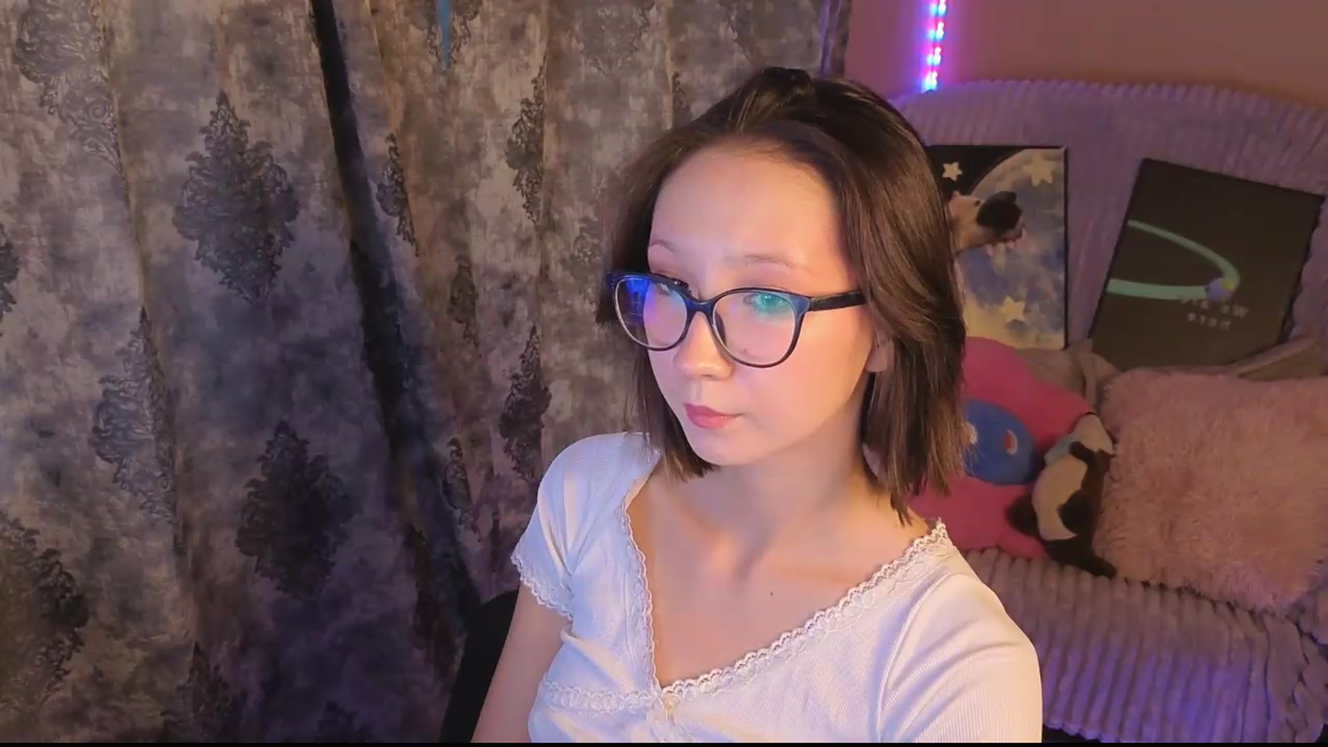 Gallery image thumbnail from Karolinacreamm's myfreecams stream on, 09/06/2026, 15:55 image 10 of 20