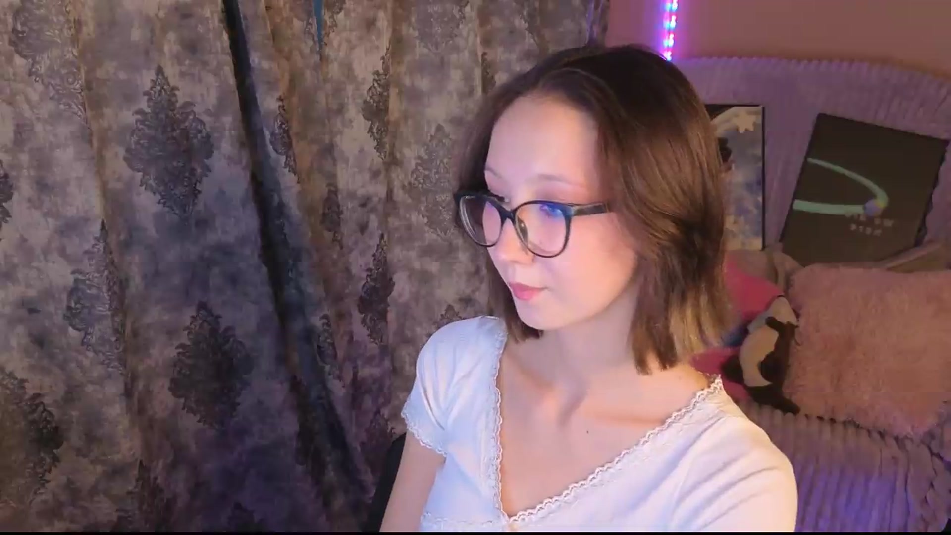 Gallery image thumbnail from Karolinacreamm's myfreecams stream on, 09/06/2026, 15:55 image 20 of 20
