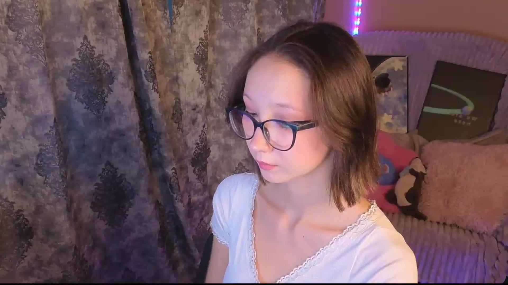 Gallery image thumbnail from Karolinacreamm's myfreecams stream on, 09/06/2026, 15:55 image 17 of 20