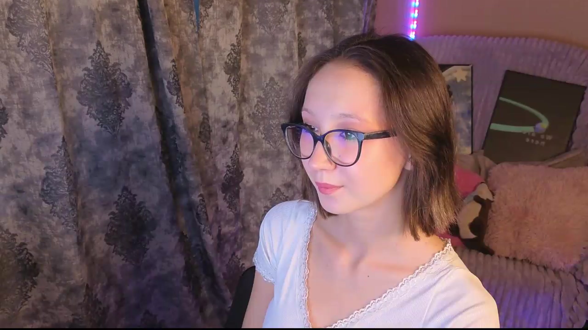Gallery image thumbnail from Karolinacreamm's myfreecams stream on, 09/06/2026, 15:55 image 18 of 20