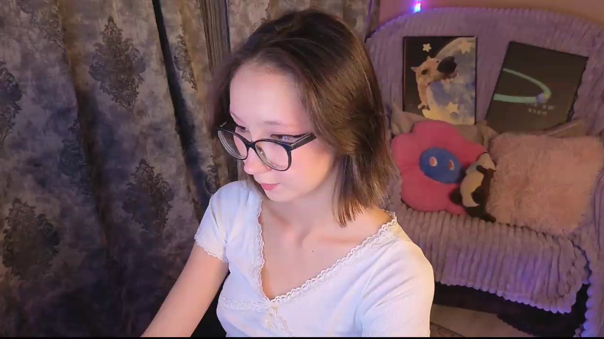Gallery image thumbnail from Karolinacreamm's myfreecams stream on, 09/06/2026, 19:39 image 7 of 20