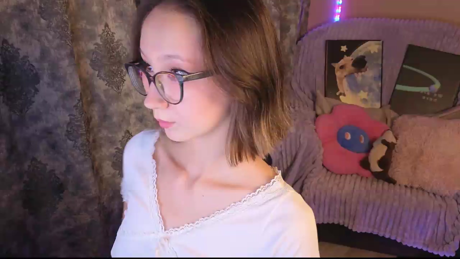 Gallery image thumbnail from Karolinacreamm's myfreecams stream on, 09/06/2026, 19:39 image 10 of 20