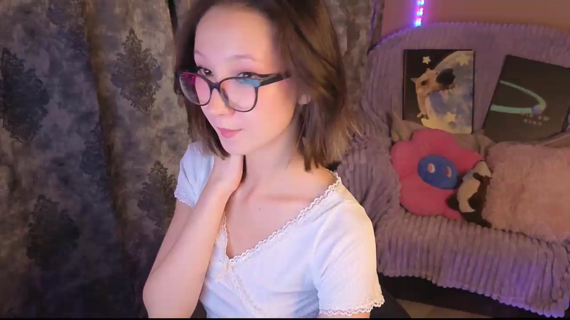 Gallery image thumbnail from Karolinacreamm's myfreecams stream on, 09/06/2026, 19:39 image 14 of 20