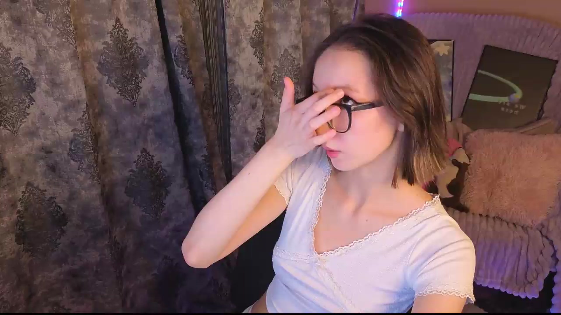 Gallery image thumbnail from Karolinacreamm's myfreecams stream on, 09/06/2026, 20:07 image 9 of 20