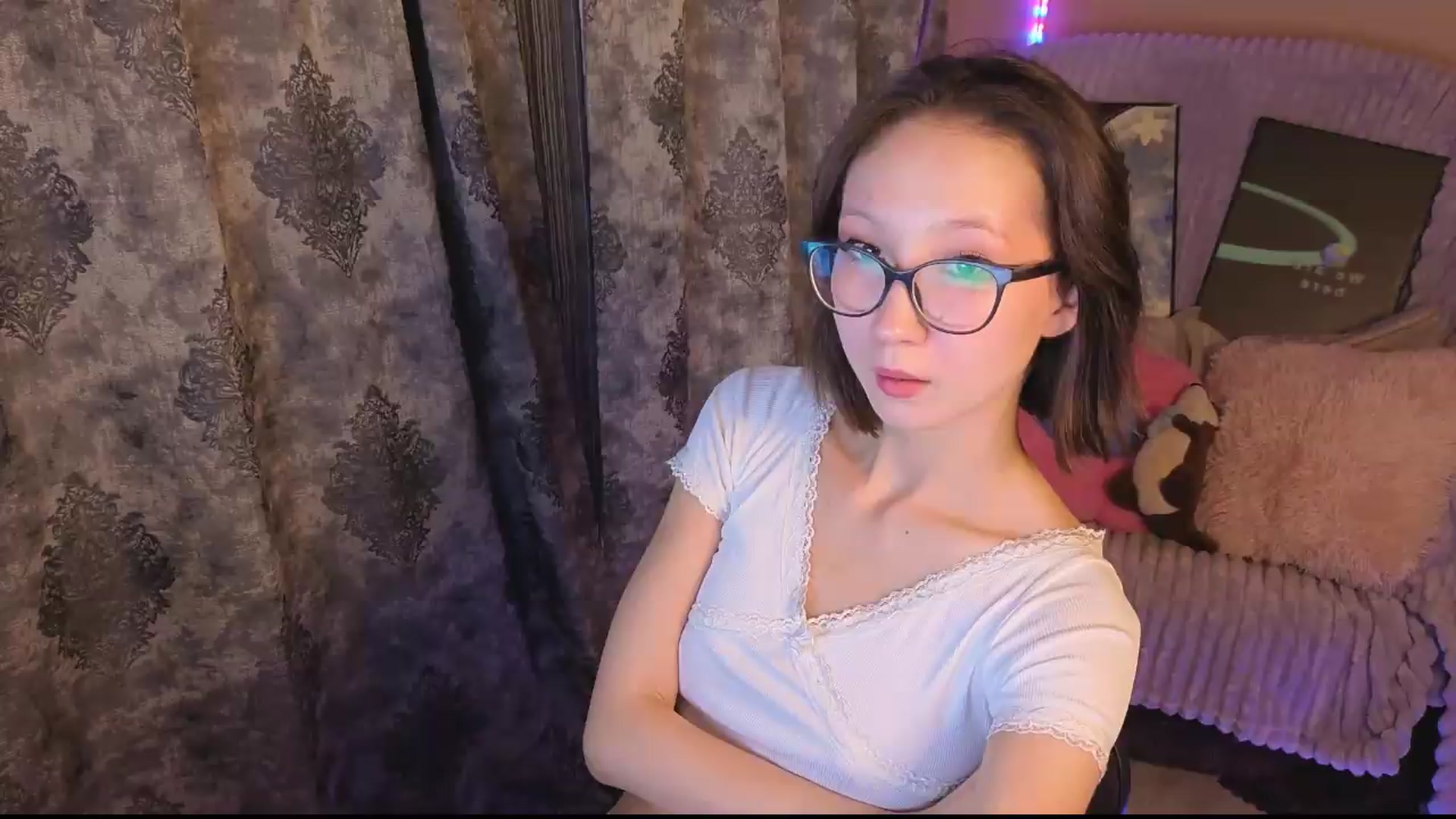 Gallery image thumbnail from Karolinacreamm's myfreecams stream on, 09/06/2026, 20:07 image 12 of 20