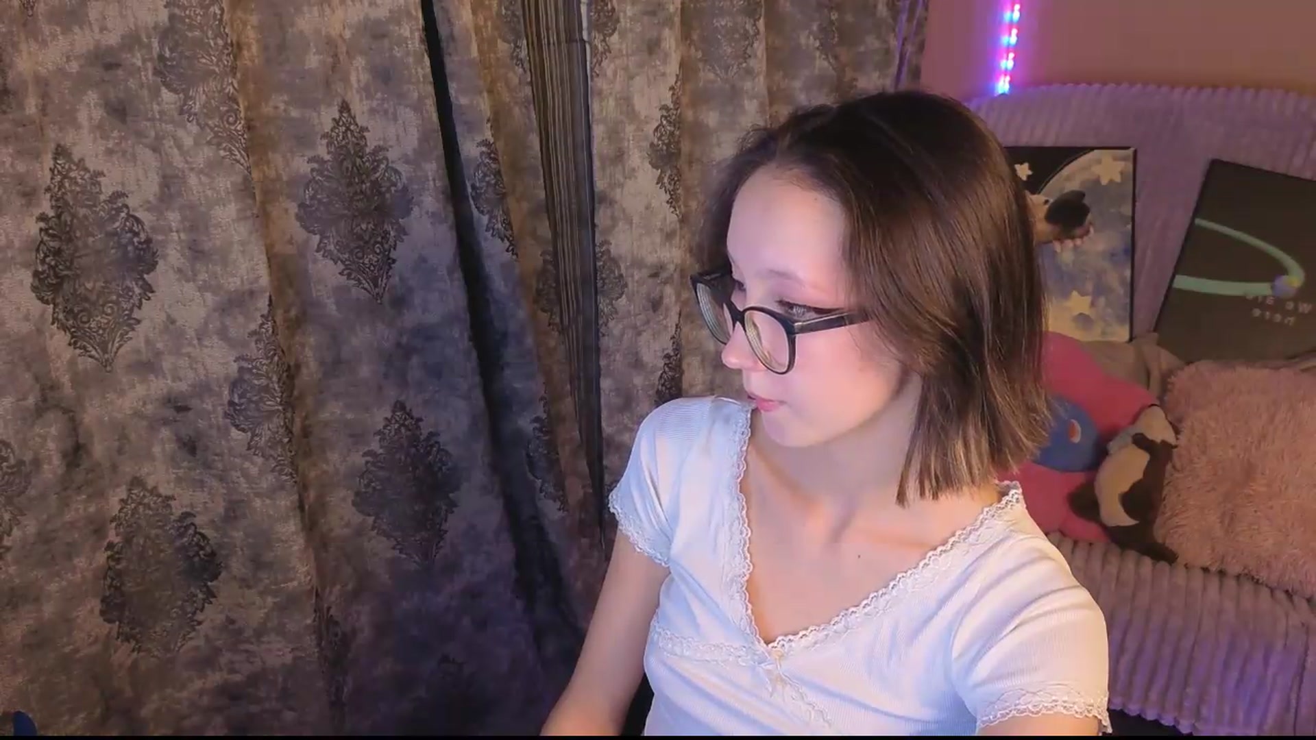 Gallery image thumbnail from Karolinacreamm's myfreecams stream on, 09/06/2026, 20:07 image 20 of 20