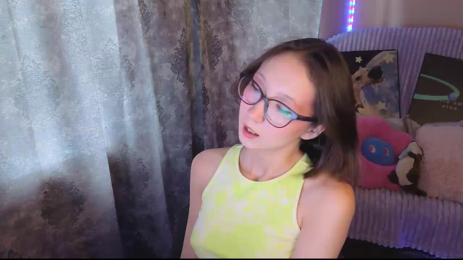 Gallery image thumbnail from Karolinacreamm's myfreecams stream on, 09/07/2026, 12:44 image 4 of 20