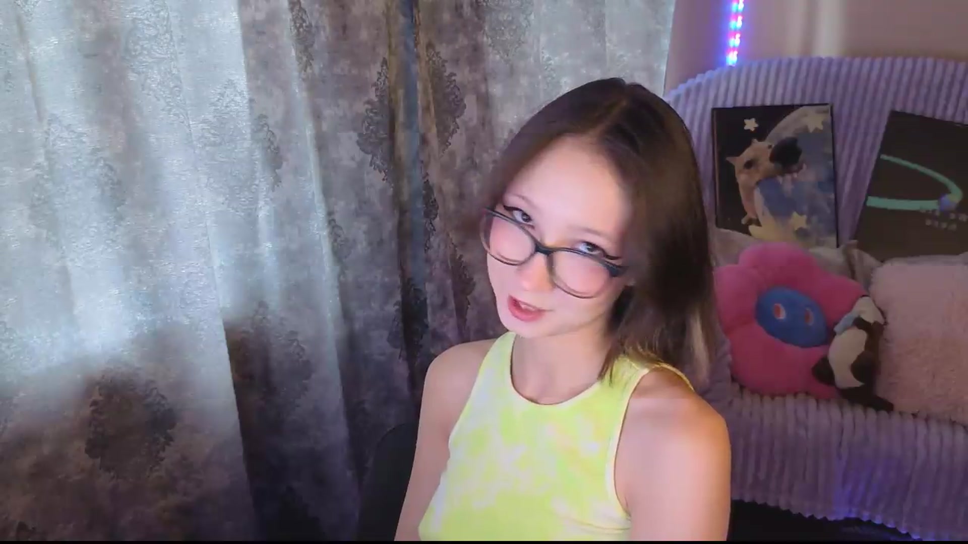 Gallery image thumbnail from Karolinacreamm's myfreecams stream on, 09/07/2026, 12:44 image 8 of 20