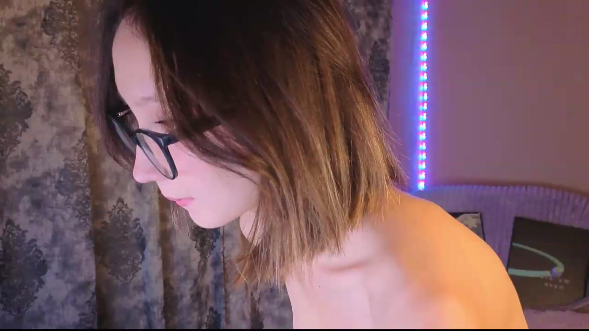 Gallery image thumbnail from Karolinacreamm's myfreecams stream on, 09/07/2026, 18:59 image 12 of 20
