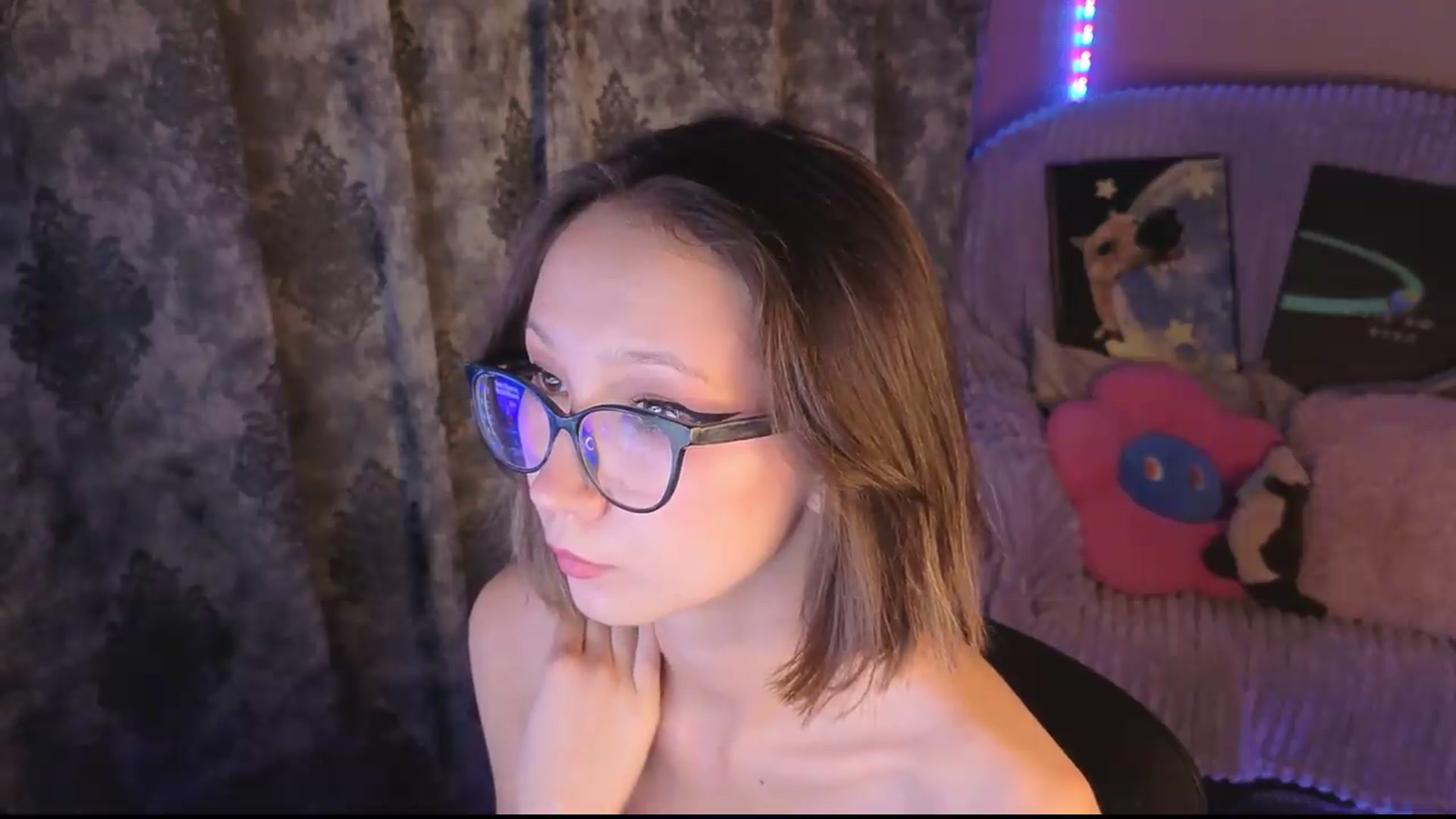 Gallery image thumbnail from Karolinacreamm's myfreecams stream on, 09/07/2026, 19:51 image 3 of 20