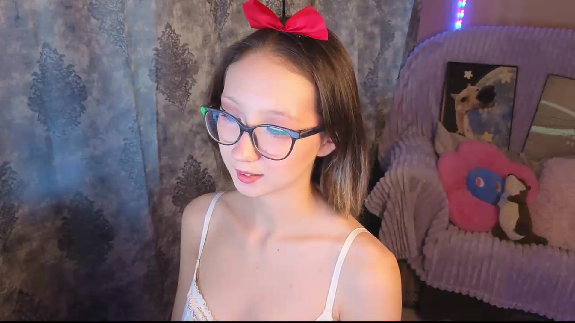 Gallery image thumbnail from Karolinacreamm's myfreecams stream on, 09/10/2026, 15:08 image 5 of 20