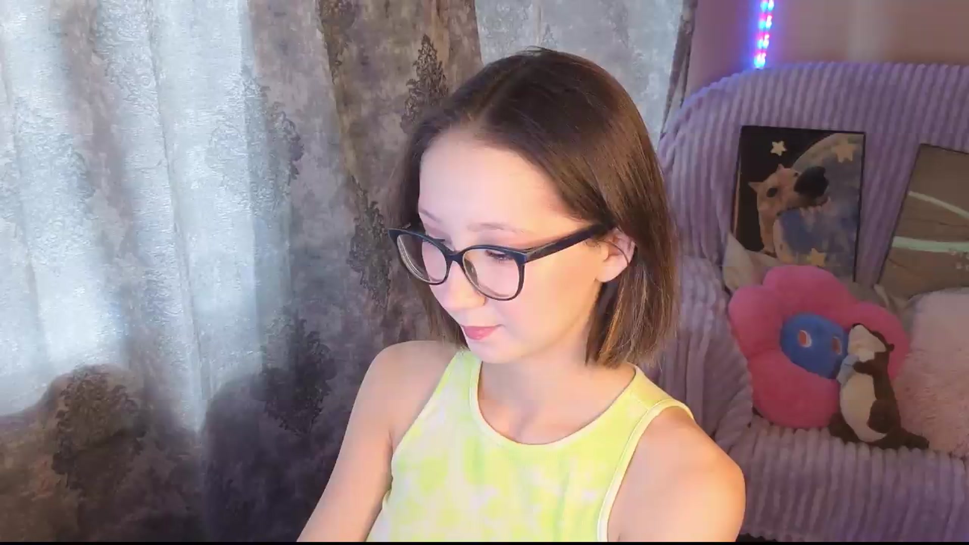 Gallery image thumbnail from Karolinacreamm's myfreecams stream on, 09/11/2026, 09:05 image 2 of 20