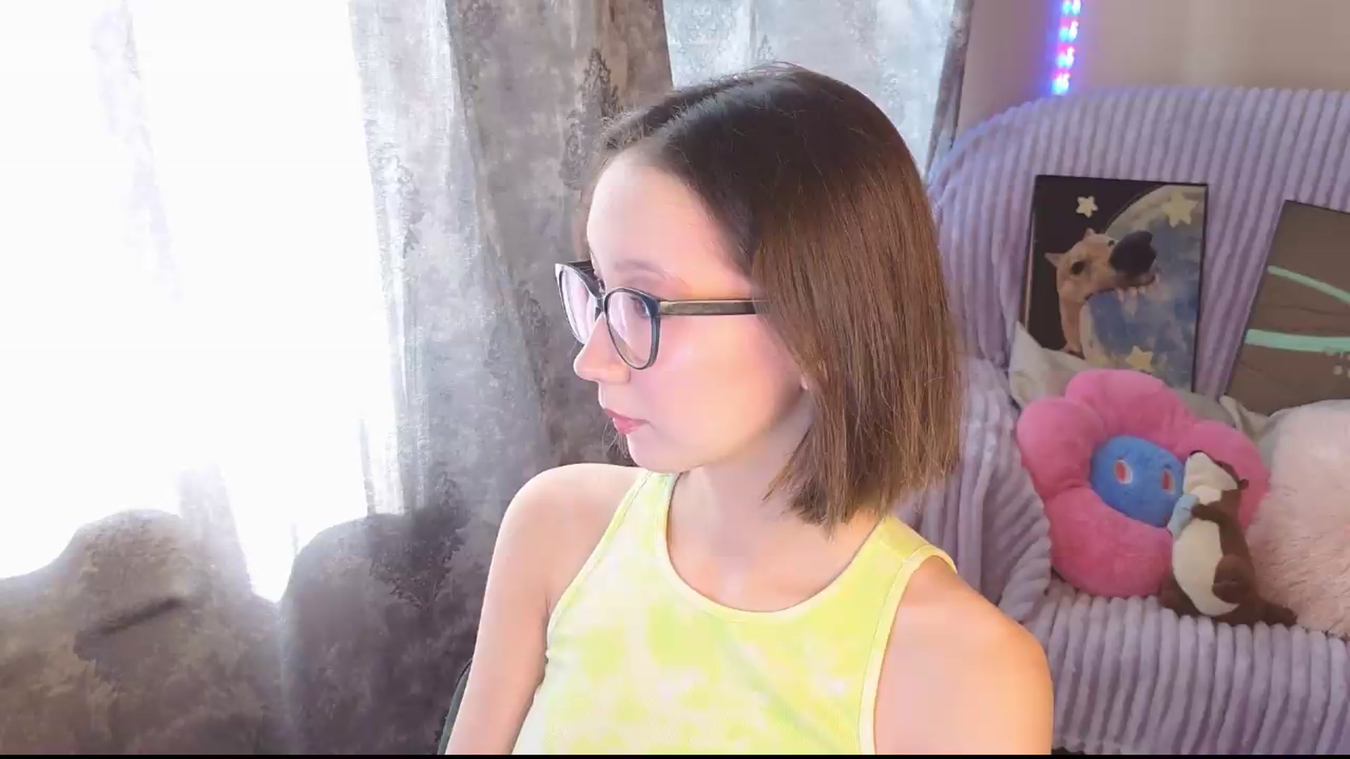 Gallery image thumbnail from Karolinacreamm's myfreecams stream on, 09/11/2026, 09:05 image 4 of 20