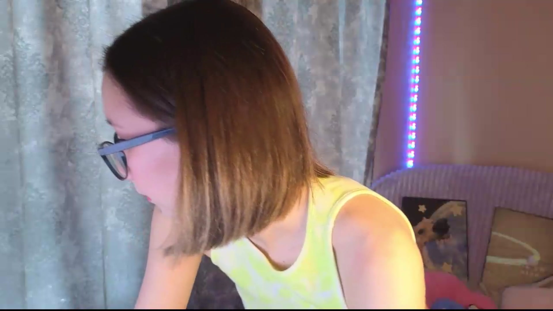 Gallery image thumbnail from Karolinacreamm's myfreecams stream on, 09/11/2026, 10:12 image 8 of 20