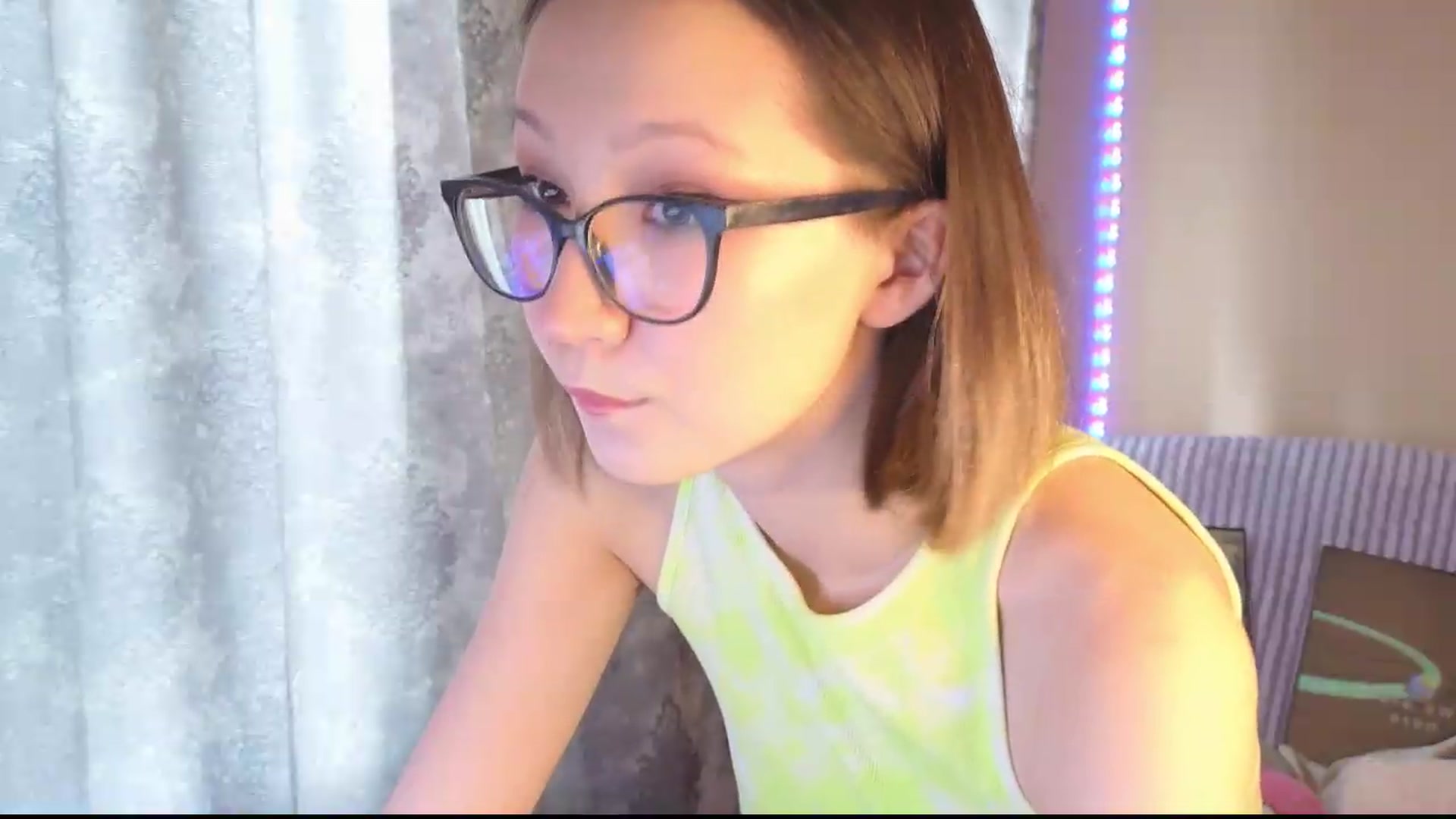 Gallery image thumbnail from Karolinacreamm's myfreecams stream on, 09/11/2026, 10:12 image 20 of 20