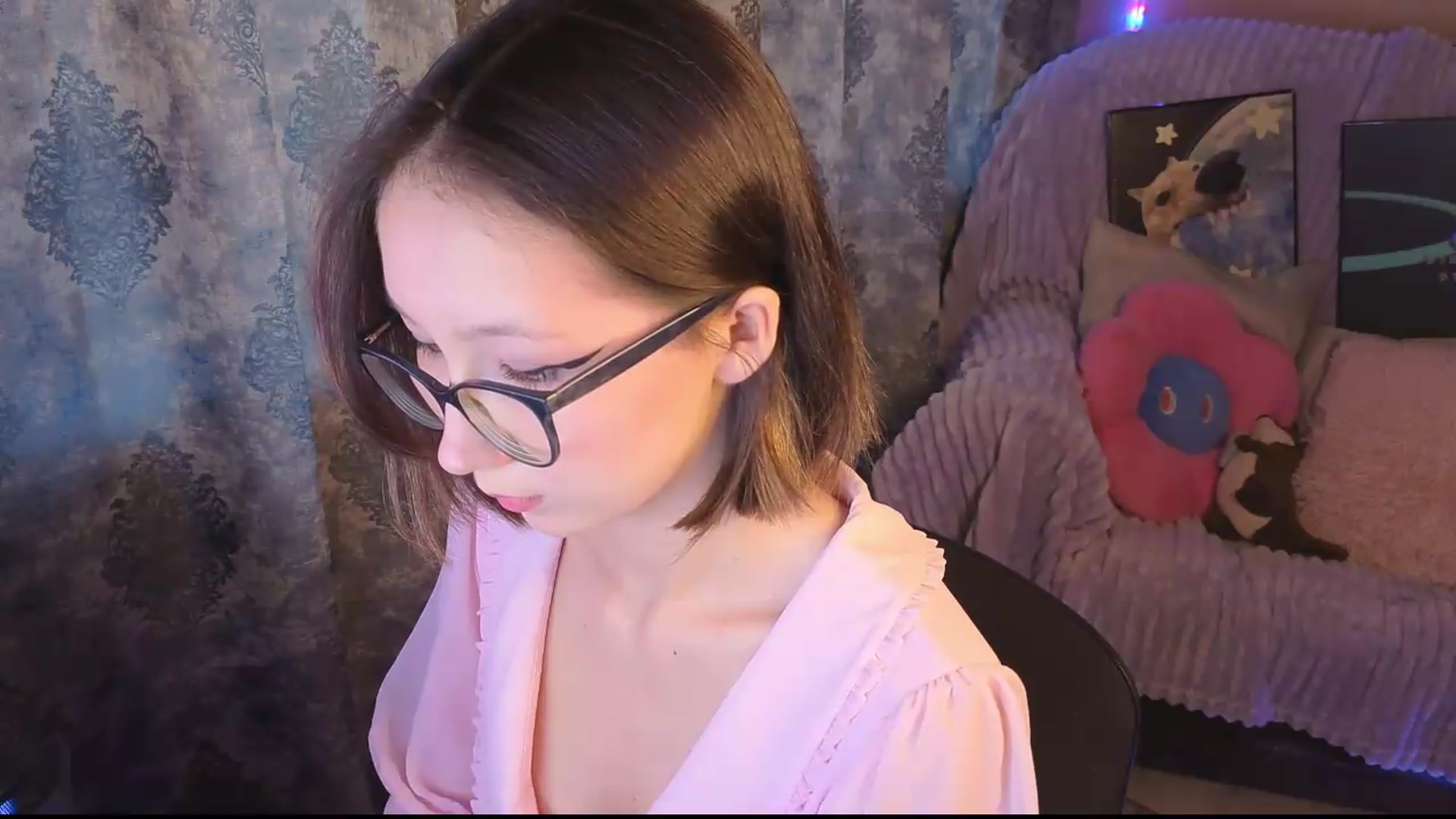 Gallery image thumbnail from Karolinacreamm's myfreecams stream on, 09/13/2026, 16:43 image 4 of 20