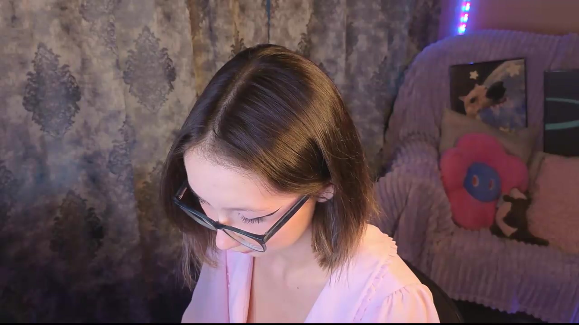Gallery image thumbnail from Karolinacreamm's myfreecams stream on, 09/13/2026, 16:43 image 10 of 20