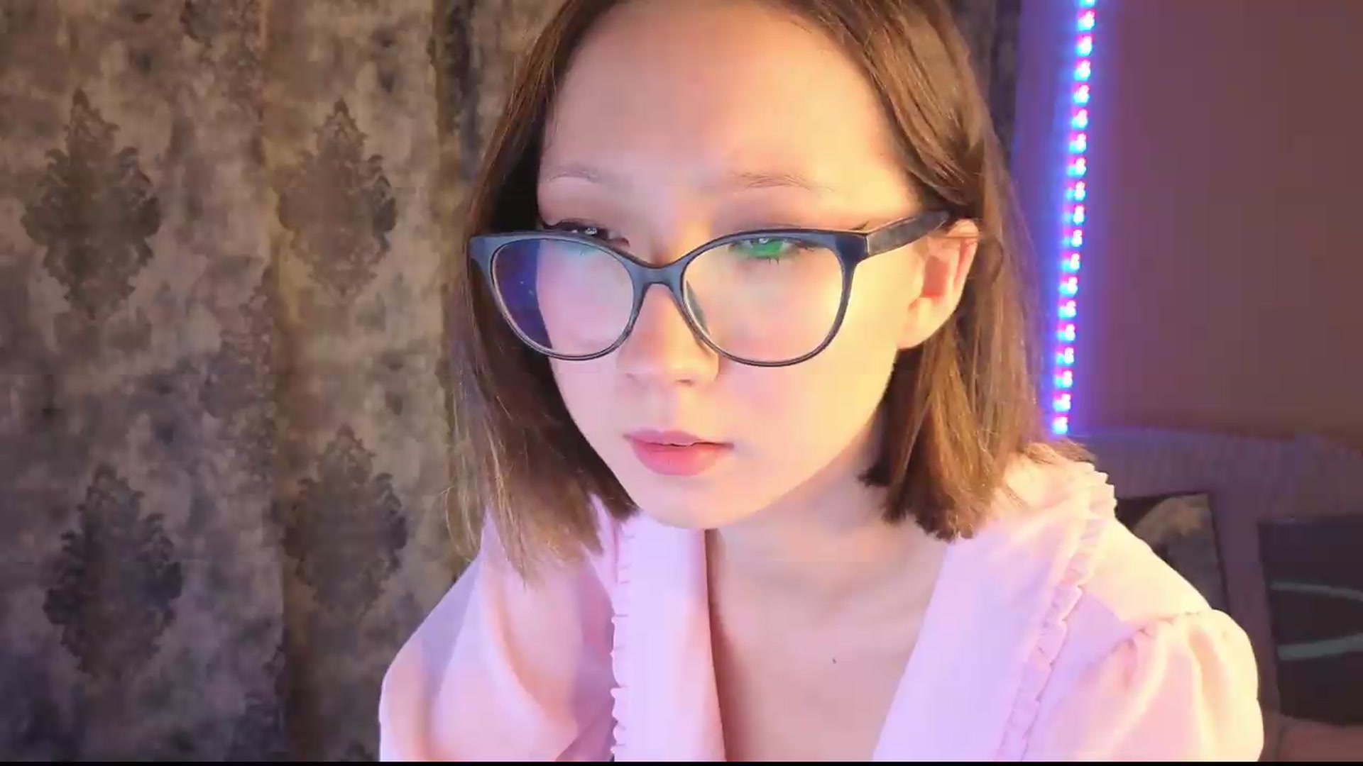 Gallery image thumbnail from Karolinacreamm's myfreecams stream on, 09/13/2026, 16:43 image 19 of 20