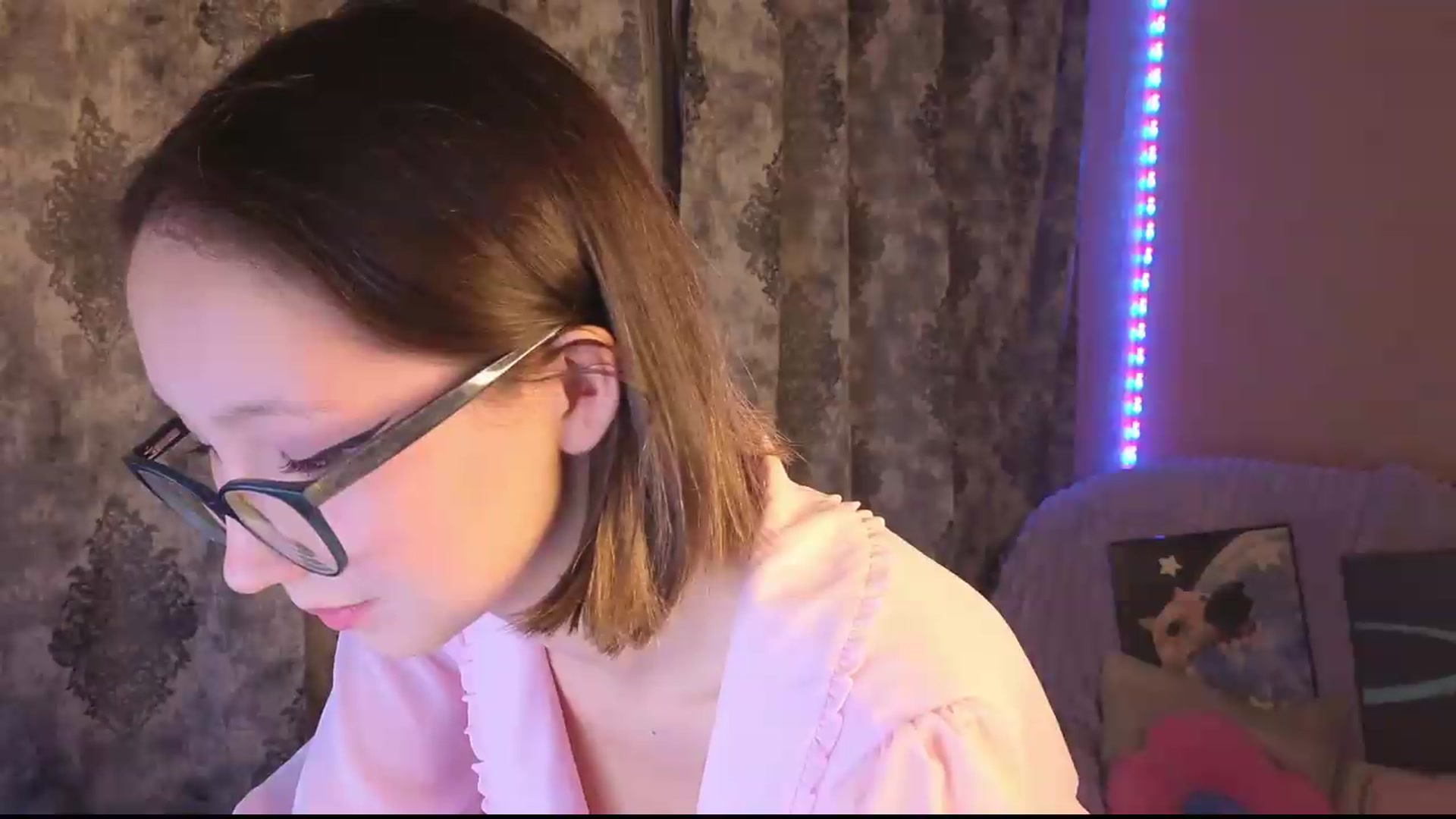 Gallery image thumbnail from Karolinacreamm's myfreecams stream on, 09/13/2026, 16:43 image 20 of 20