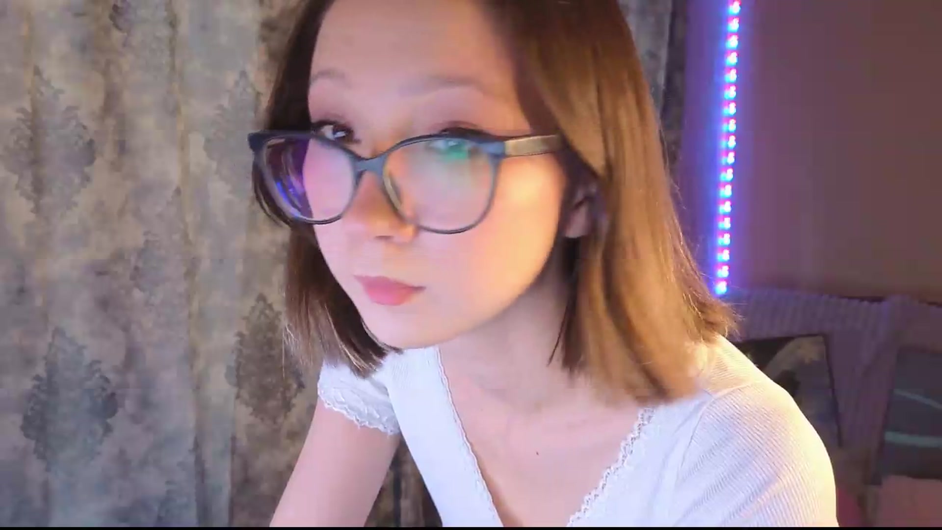 Gallery image thumbnail from Karolinacreamm's myfreecams stream on, 09/14/2026, 15:12 image 20 of 20