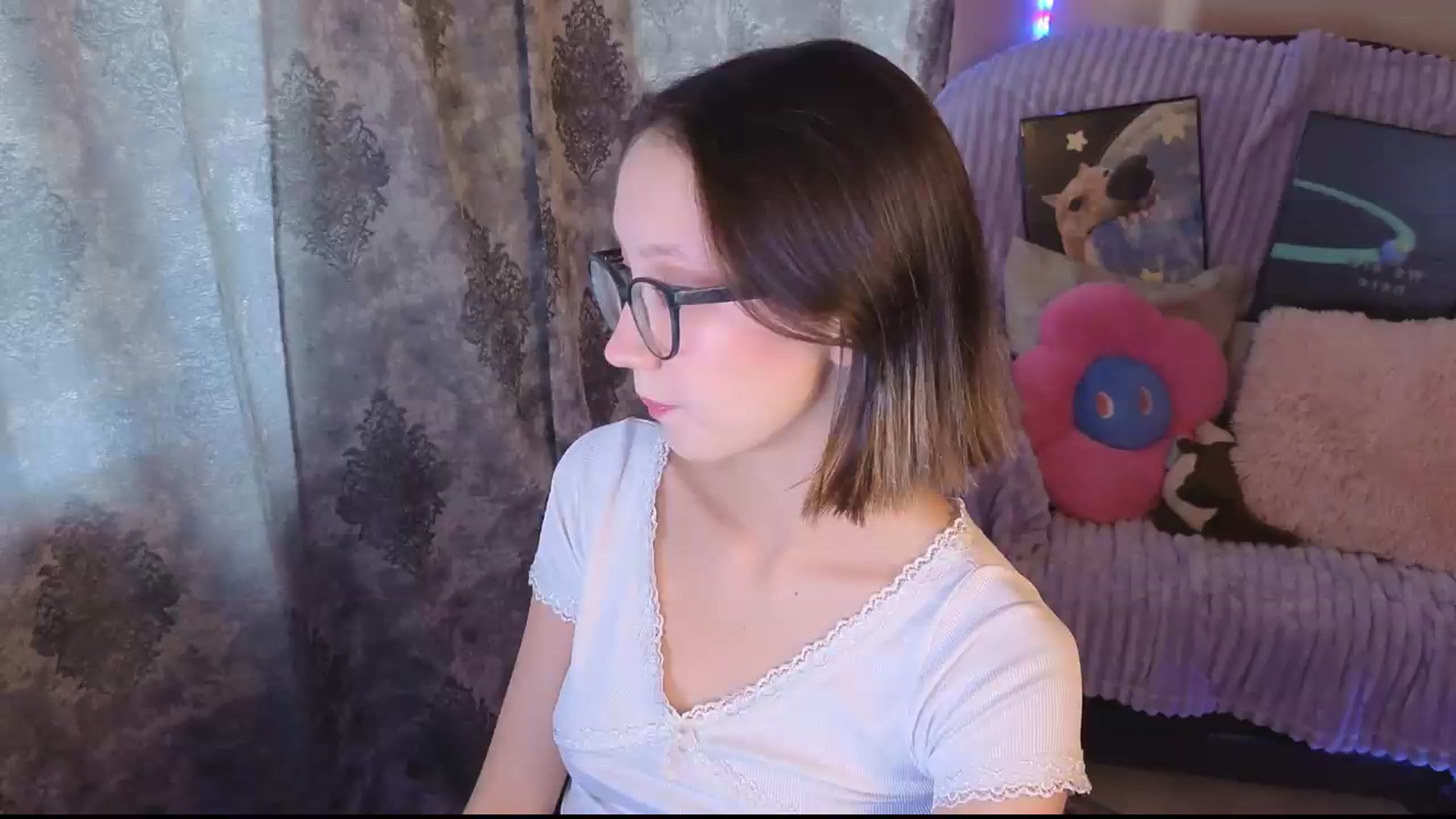 Gallery image thumbnail from Karolinacreamm's myfreecams stream on, 09/14/2026, 15:12 image 3 of 20
