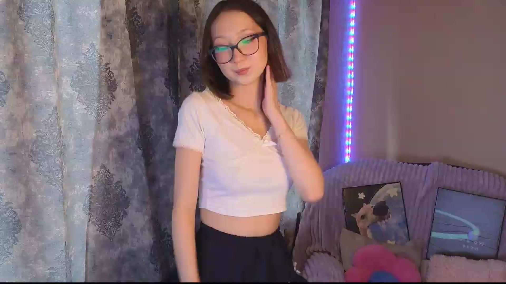 Gallery image thumbnail from Karolinacreamm's myfreecams stream on, 09/14/2026, 15:12 image 7 of 20
