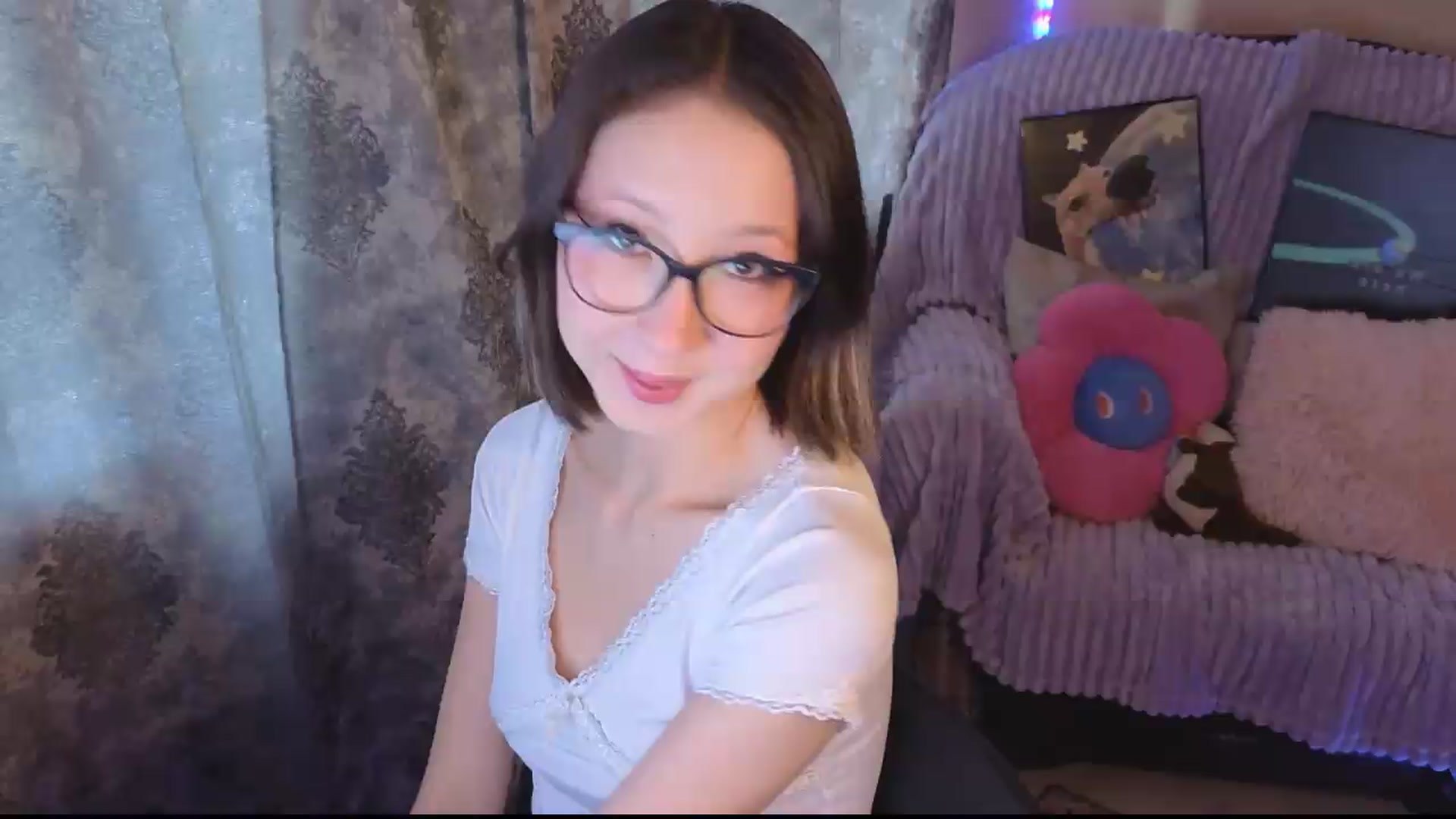 Gallery image thumbnail from Karolinacreamm's myfreecams stream on, 09/14/2026, 15:12 image 2 of 20