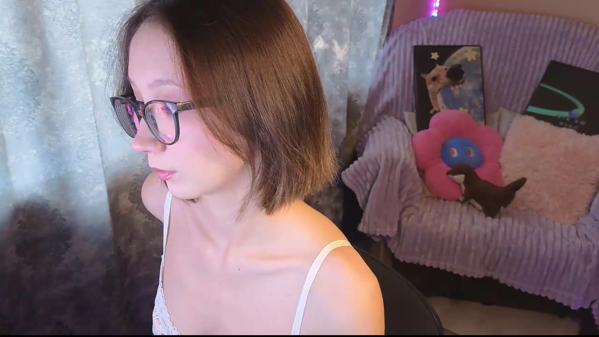 Gallery image thumbnail from Karolinacreamm's myfreecams stream on, 09/17/2026, 08:29 image 2 of 20